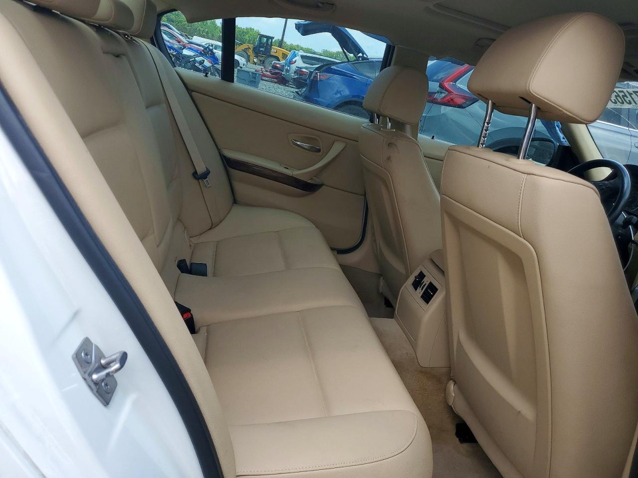 2011 Bmw 335 Xi White vin: WBAPL5C59BA920312