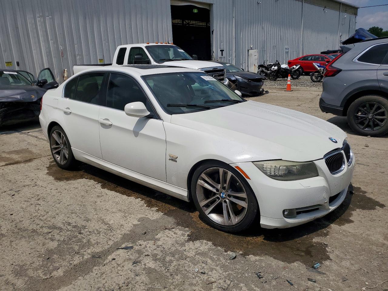 2011 Bmw 335 Xi White vin: WBAPL5C59BA920312