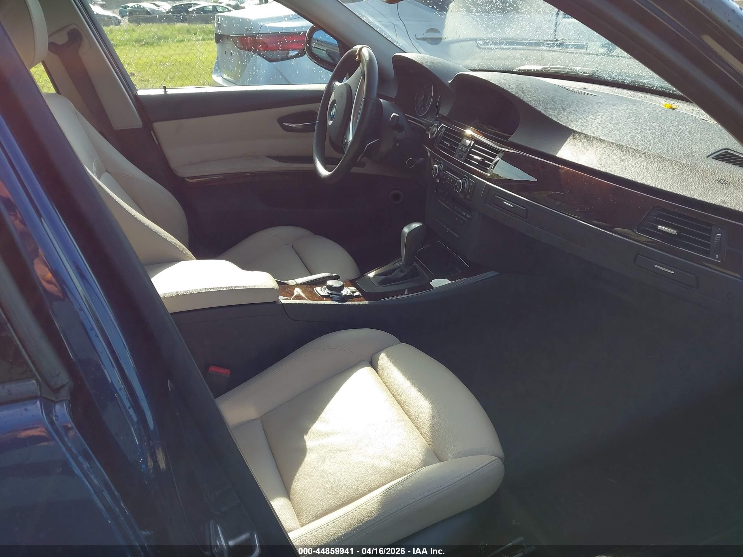 2011 Bmw 335i Xdrive Blue vin: WBAPL5G50BNN23039