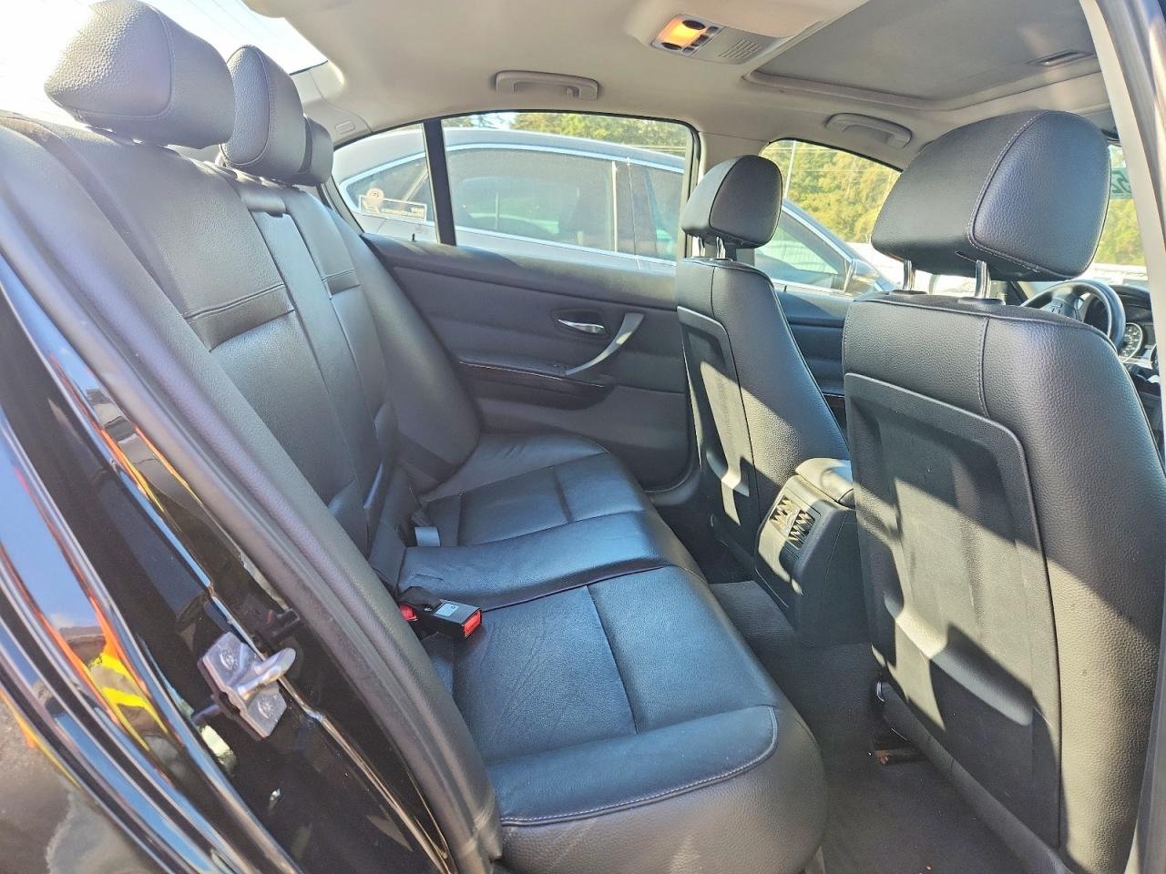 2011 Bmw 335 Xi Черный vin: WBAPL5G58BNN22222