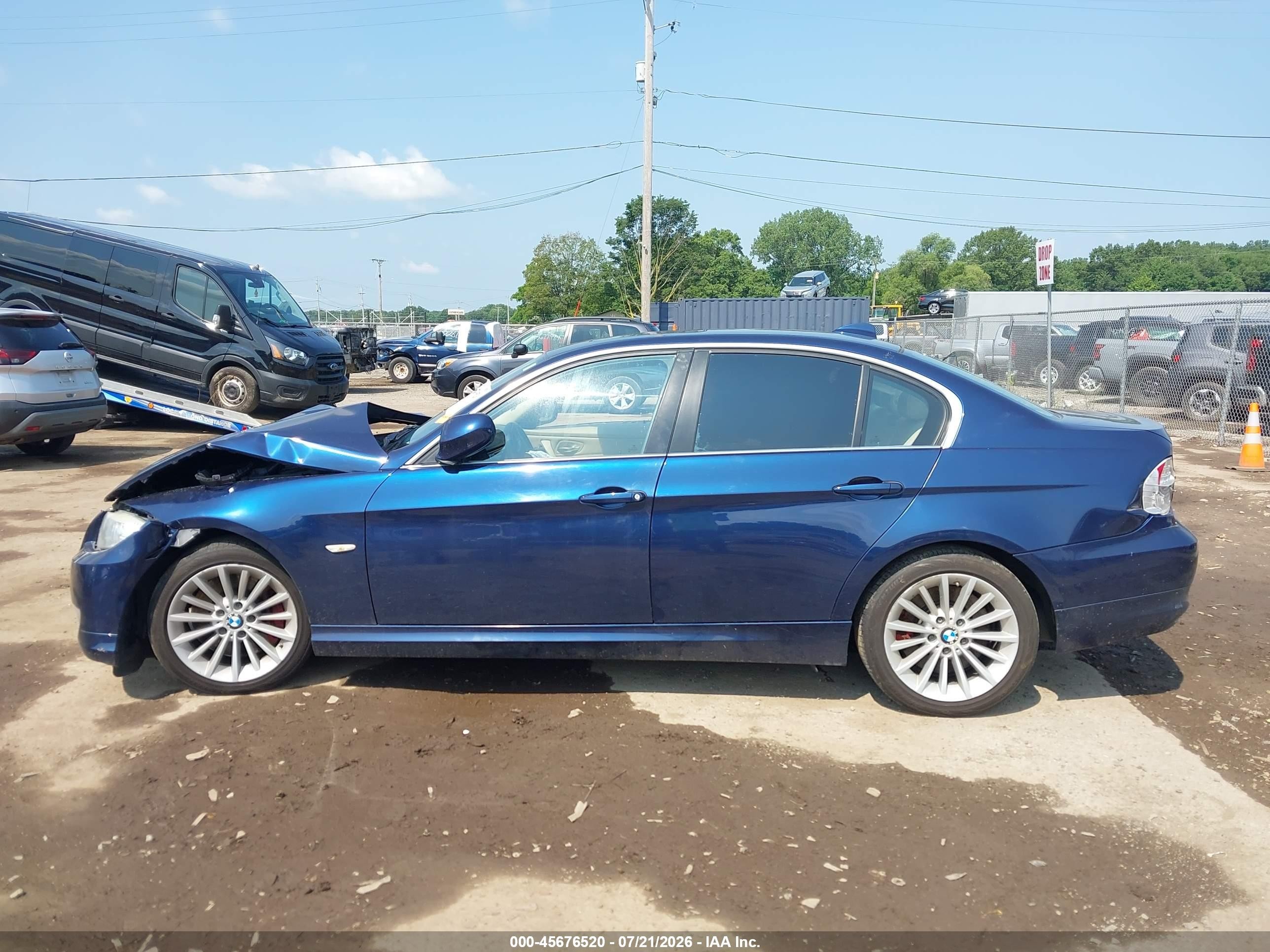 2011 Bmw 335i   Blue vin: WBAPM5C50BE576259