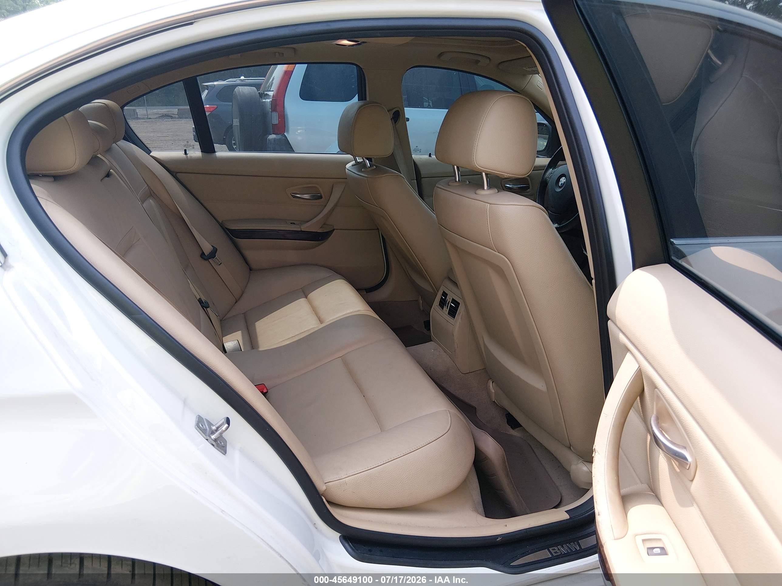 2011 Bmw 335i   Белый vin: WBAPM5C53BE576577