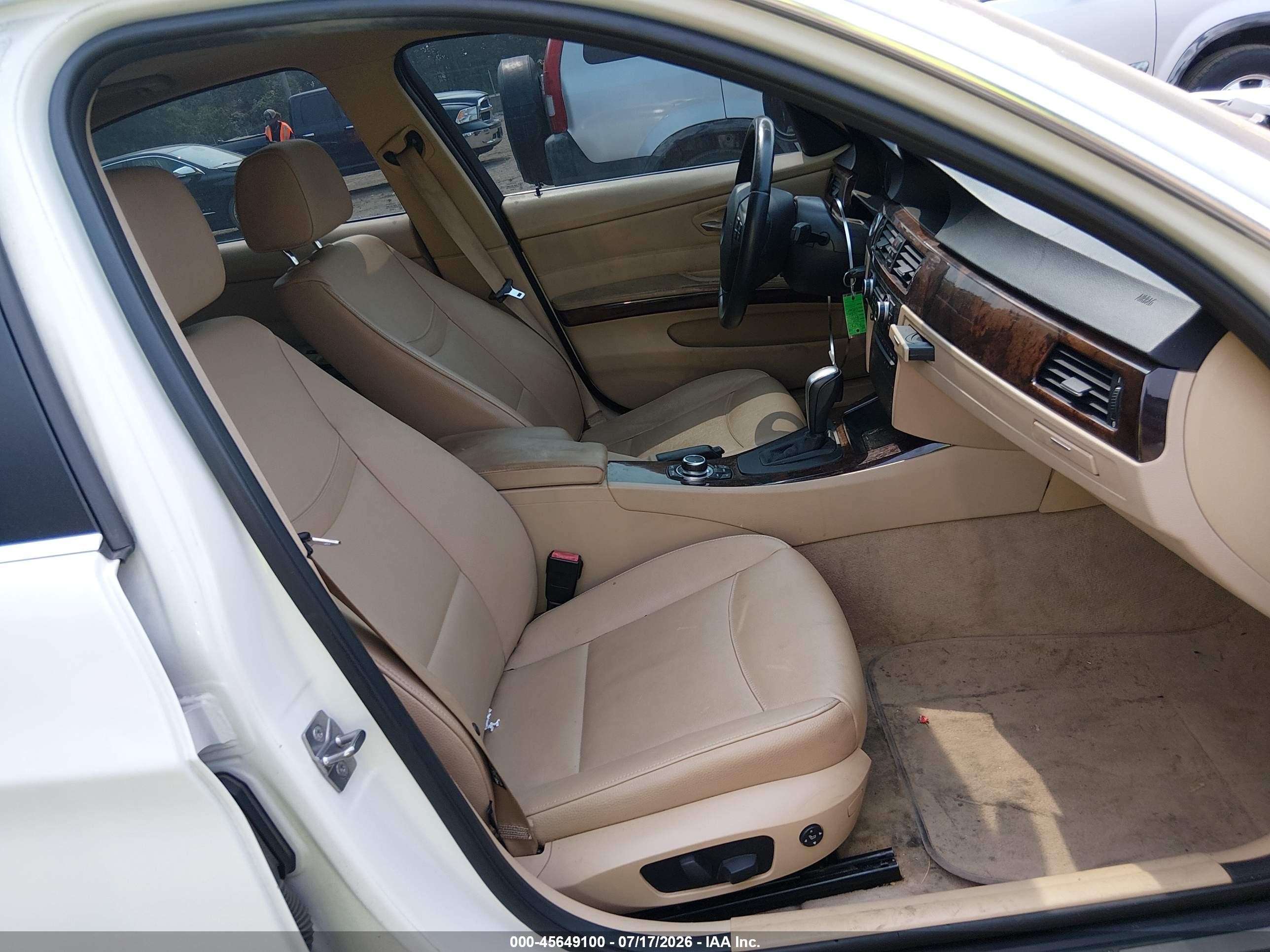 2011 Bmw 335i   Белый vin: WBAPM5C53BE576577