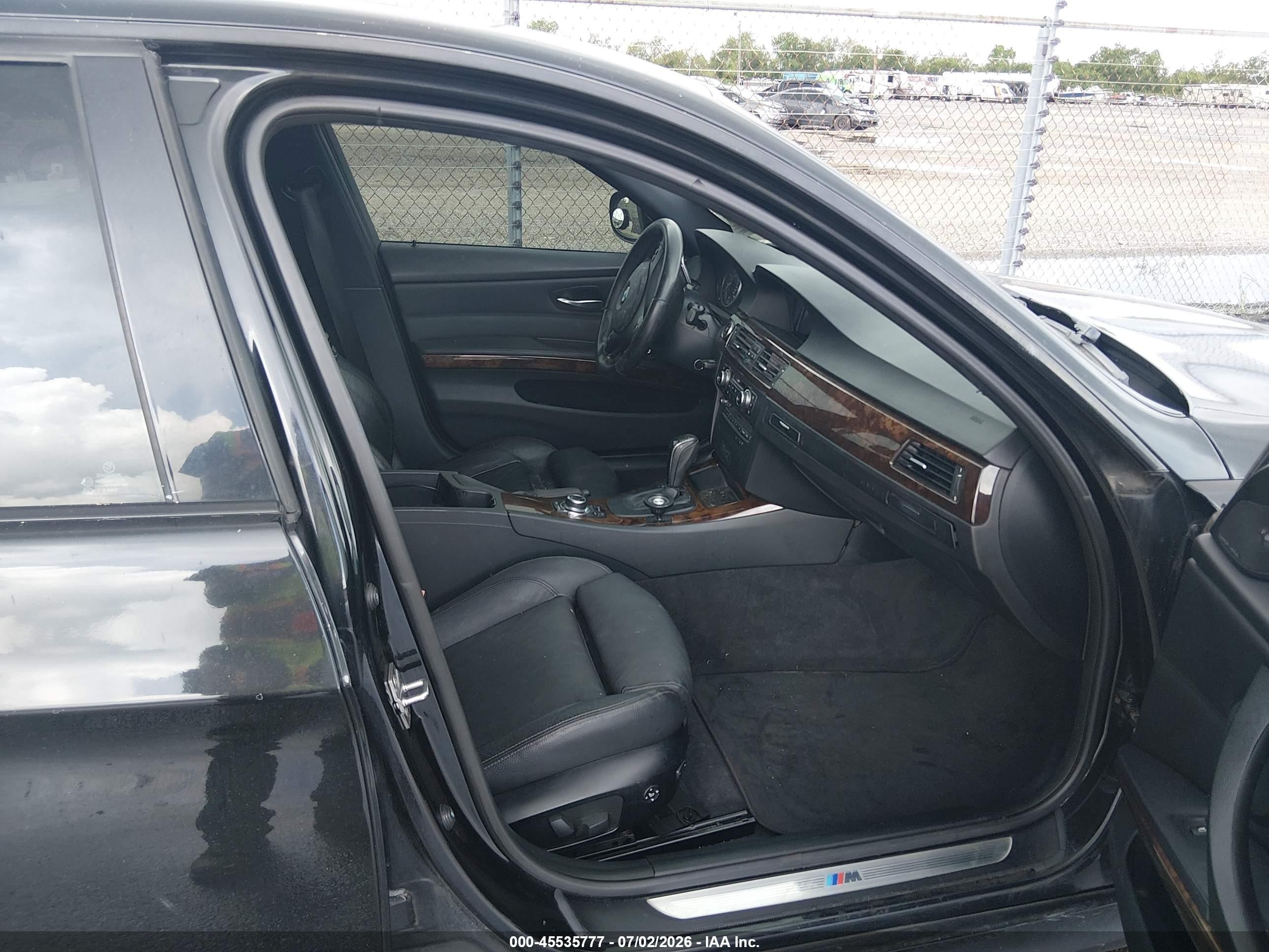 2011 Bmw 335i   Black vin: WBAPM5C57BE576033