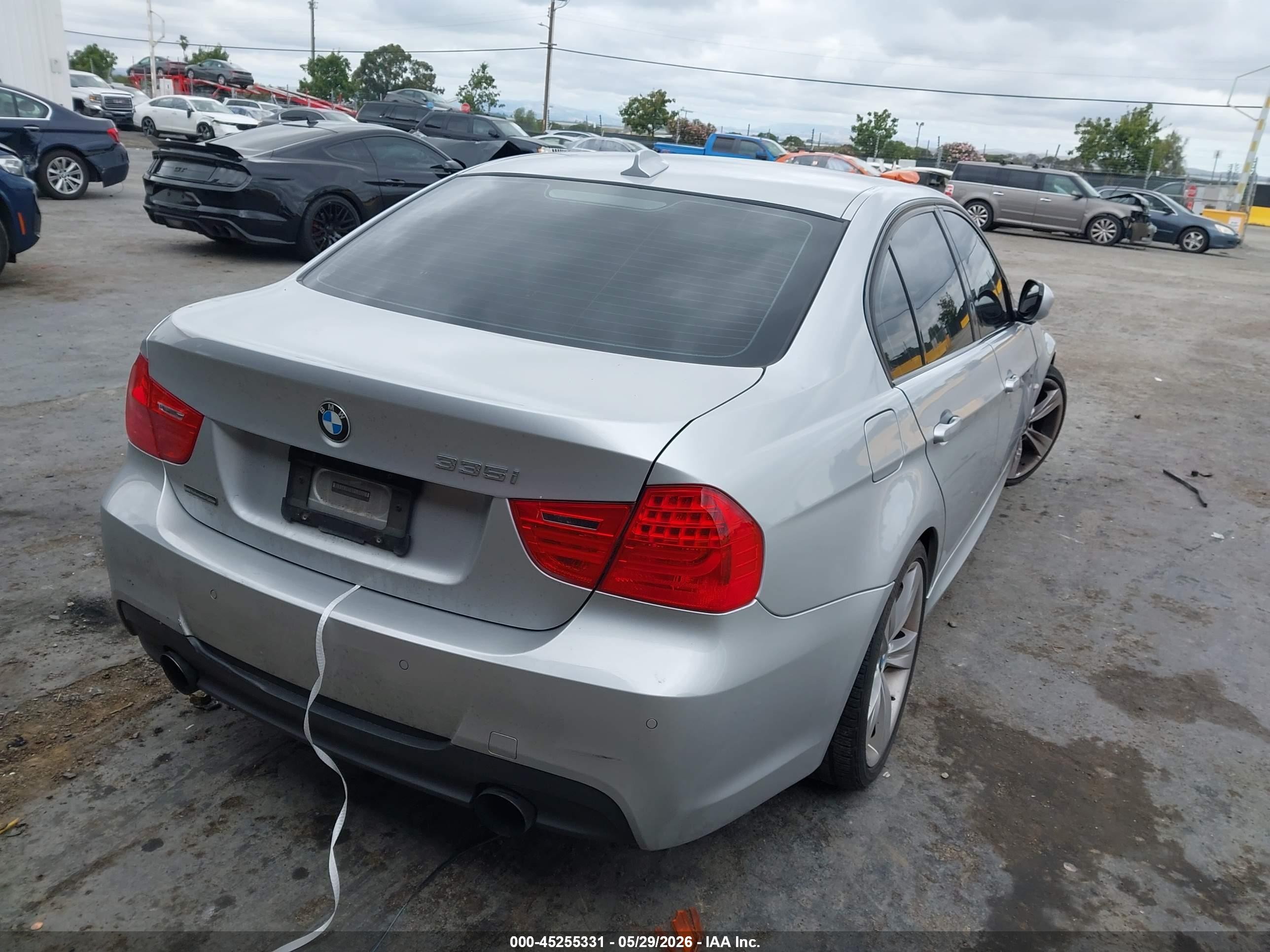 2011 Bmw 335i   Silver vin: WBAPM5G50BNN01118