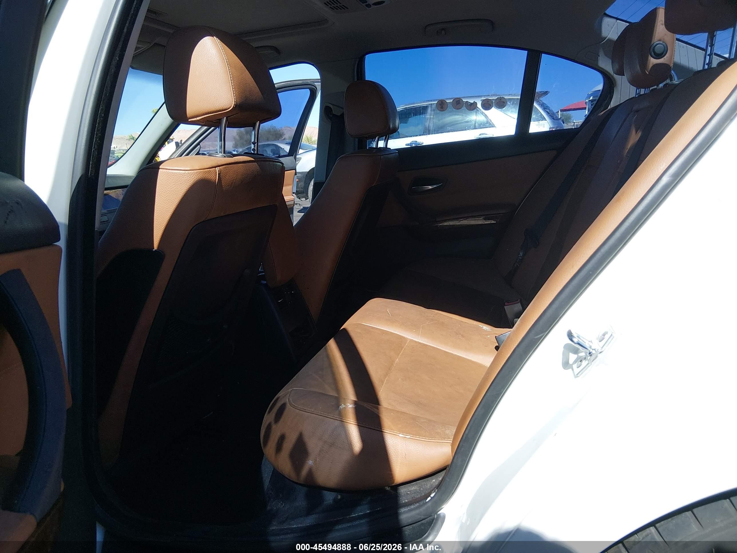 2009 Bmw 335i   White vin: WBAPM77589NL86709