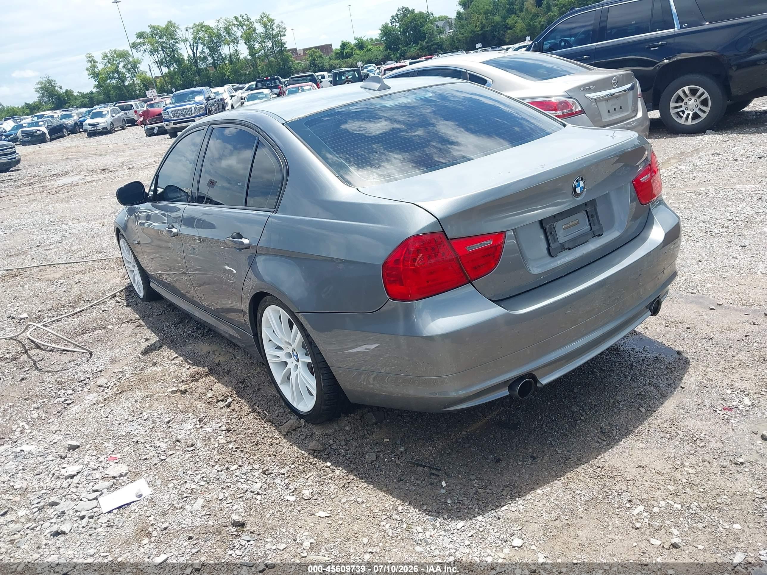 2010 Bmw 335i   Серый vin: WBAPM7G51ANL89259