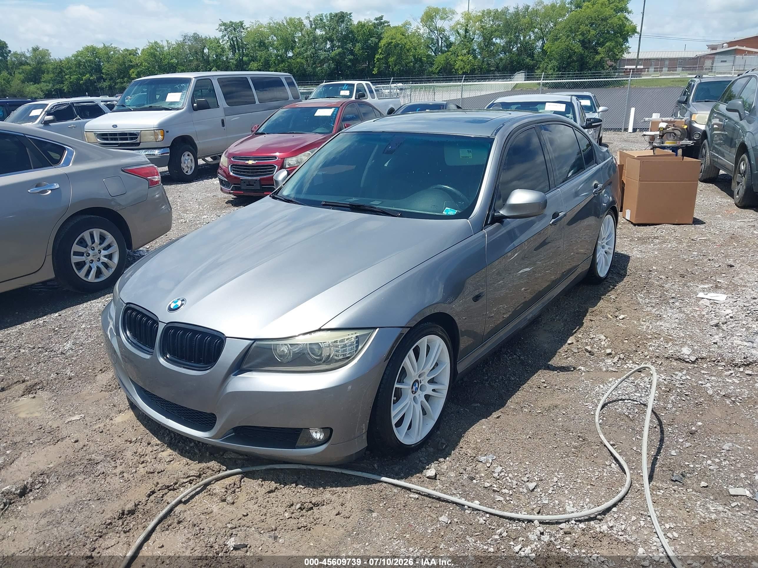 2010 Bmw 335i   Серый vin: WBAPM7G51ANL89259