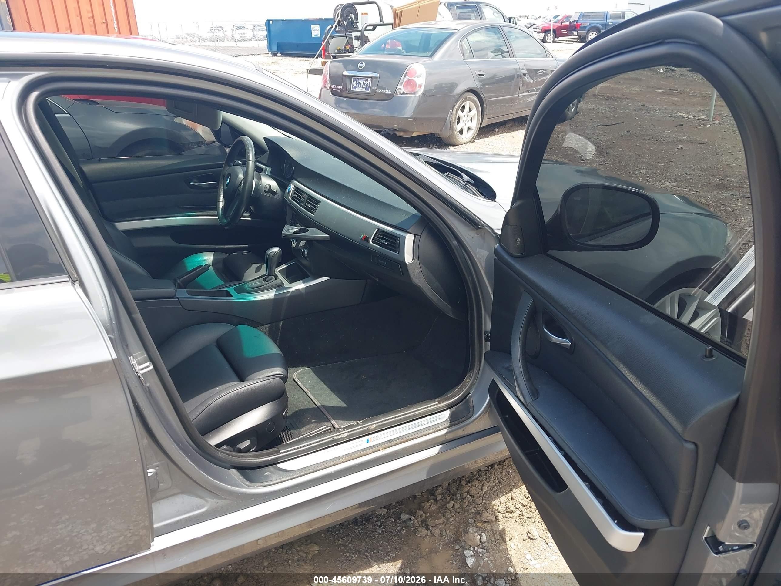 2010 Bmw 335i   Серый vin: WBAPM7G51ANL89259