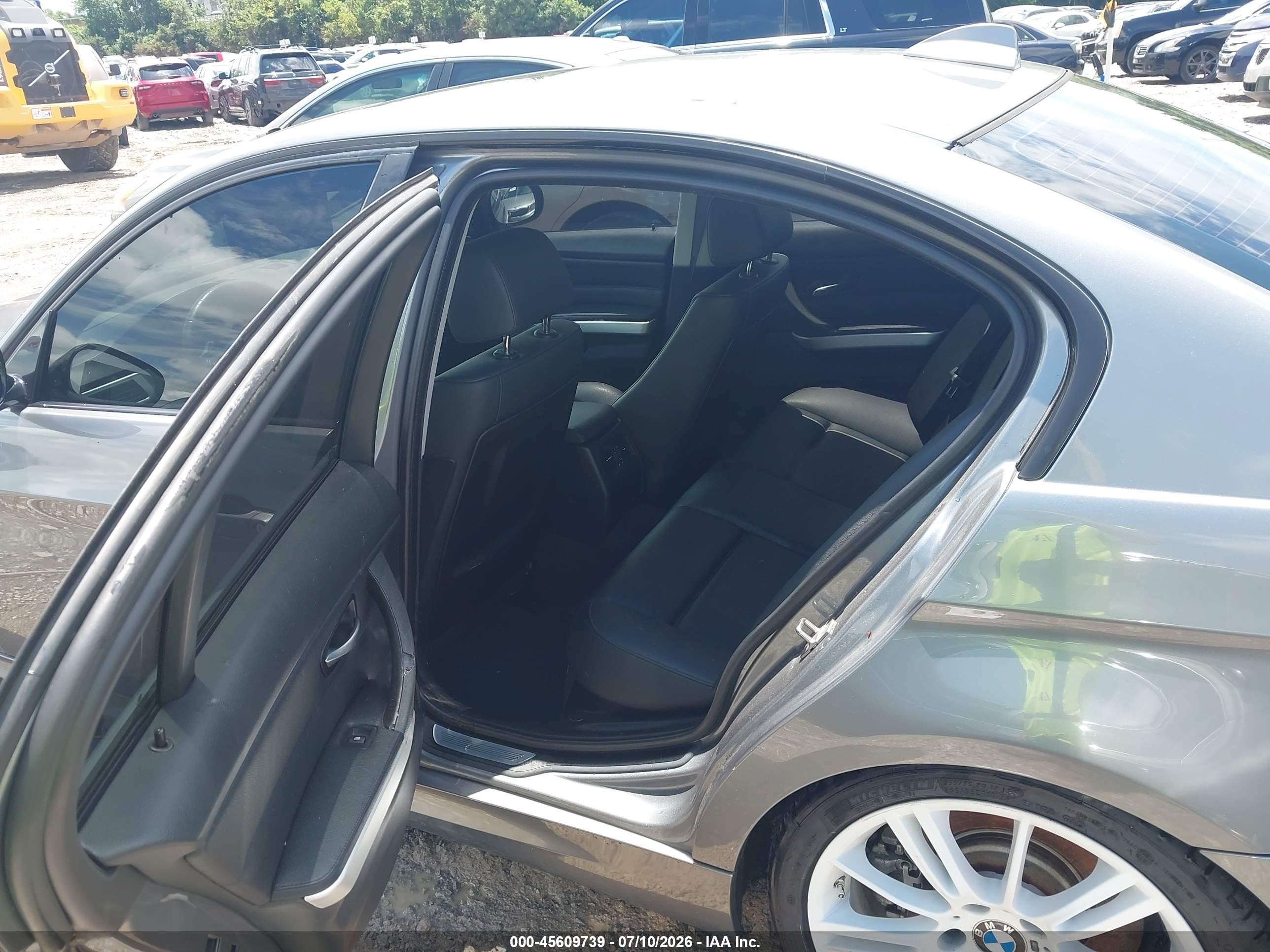 2010 Bmw 335i   Серый vin: WBAPM7G51ANL89259