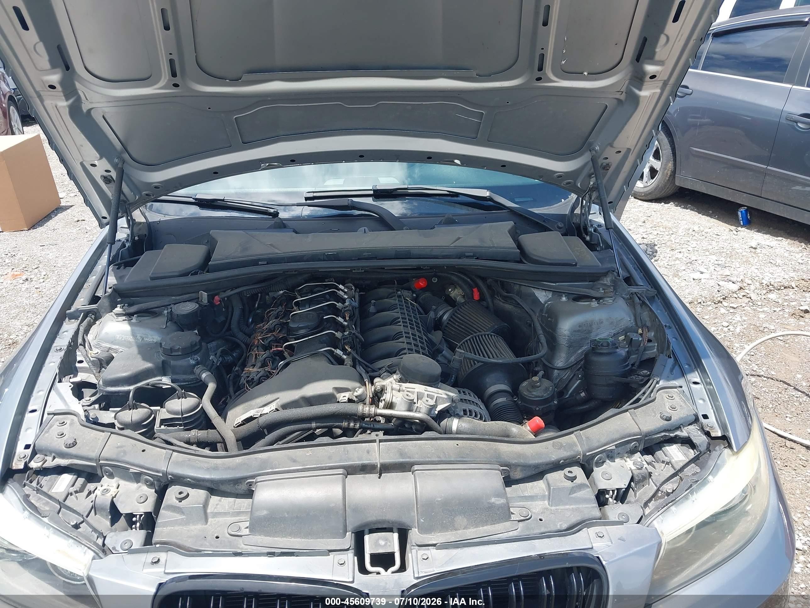 2010 Bmw 335i   Серый vin: WBAPM7G51ANL89259