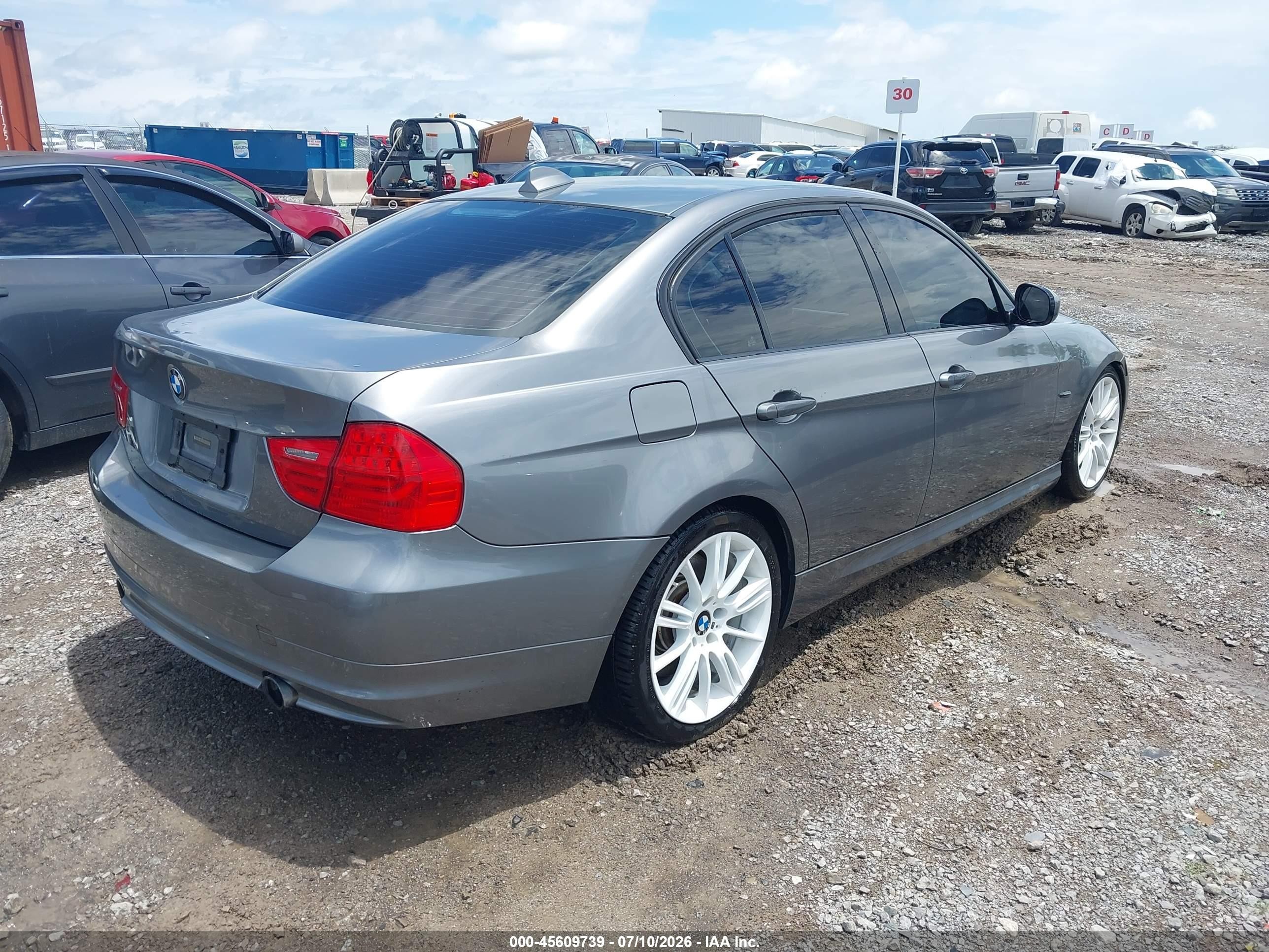 2010 Bmw 335i   Серый vin: WBAPM7G51ANL89259