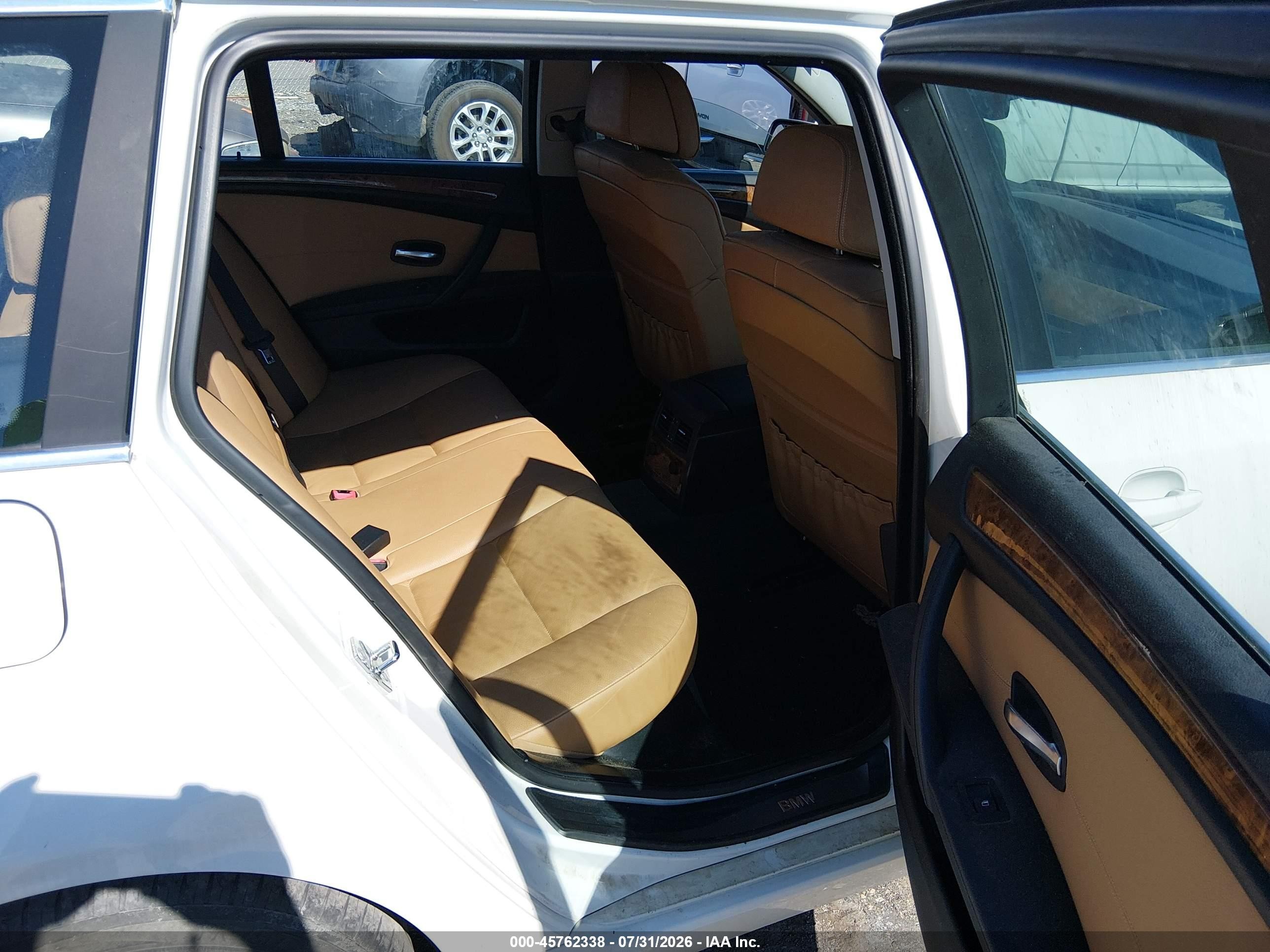 2010 Bmw 535i Xdrive Белый vin: WBAPT7C53ACX02932