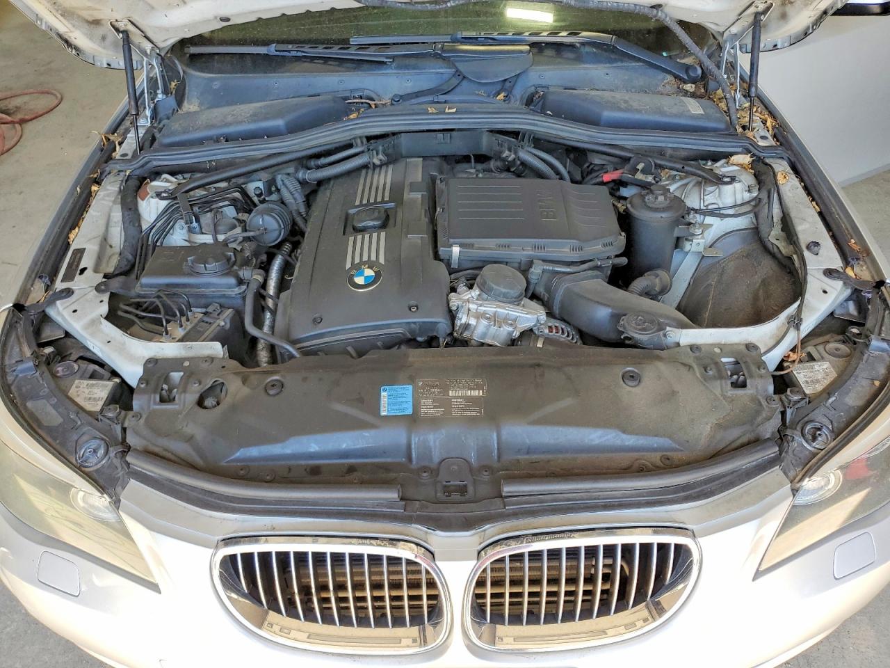 2010 Bmw 535 Xi Silver vin: WBAPT7C58AC237970