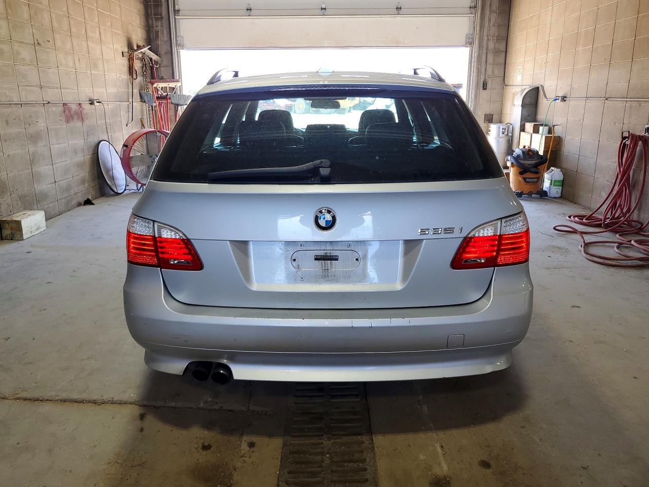 2010 Bmw 535 Xi Silver vin: WBAPT7C58AC237970
