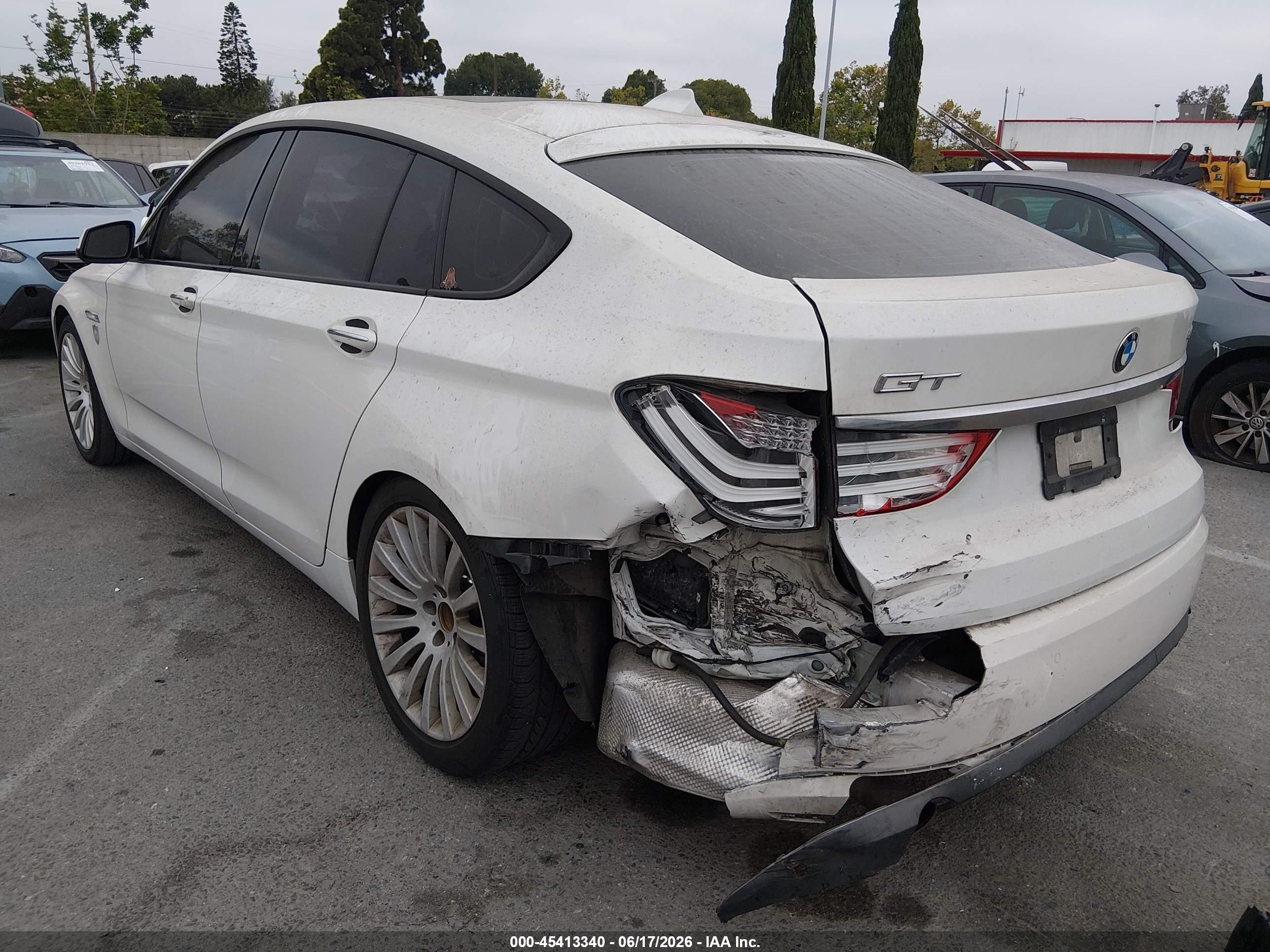 2010 Bmw 535i Gran Turismo   White vin: WBASN2C56AC200181