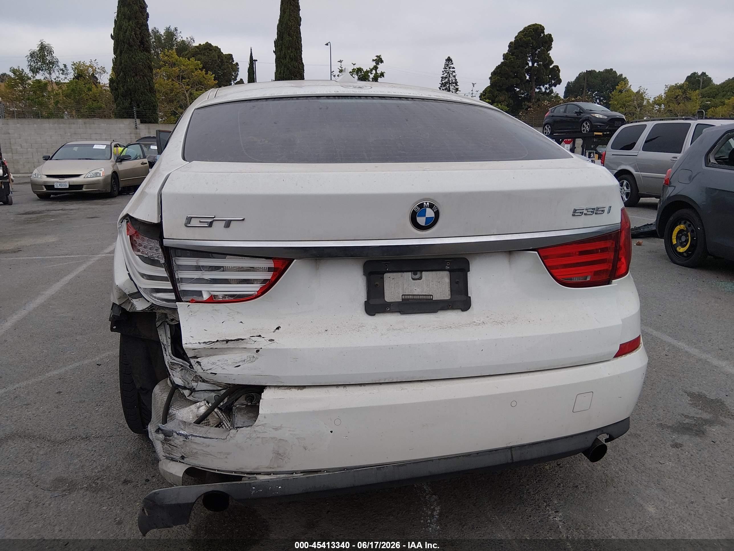 2010 Bmw 535i Gran Turismo   White vin: WBASN2C56AC200181