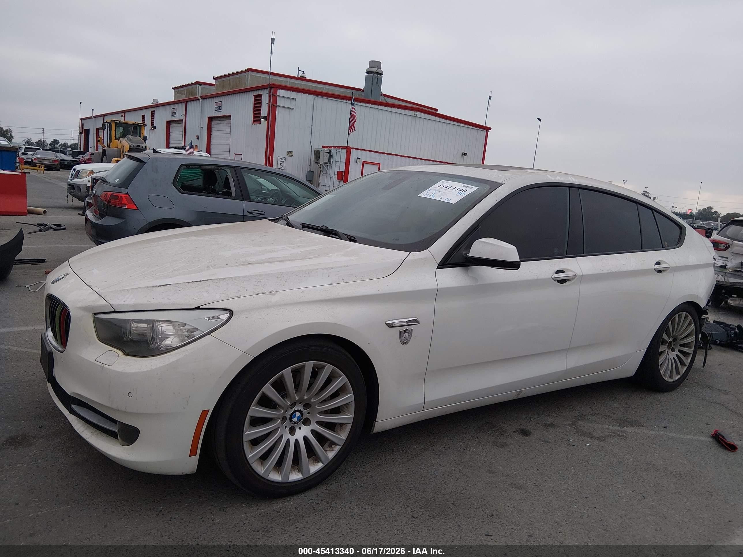 2010 Bmw 535i Gran Turismo   White vin: WBASN2C56AC200181