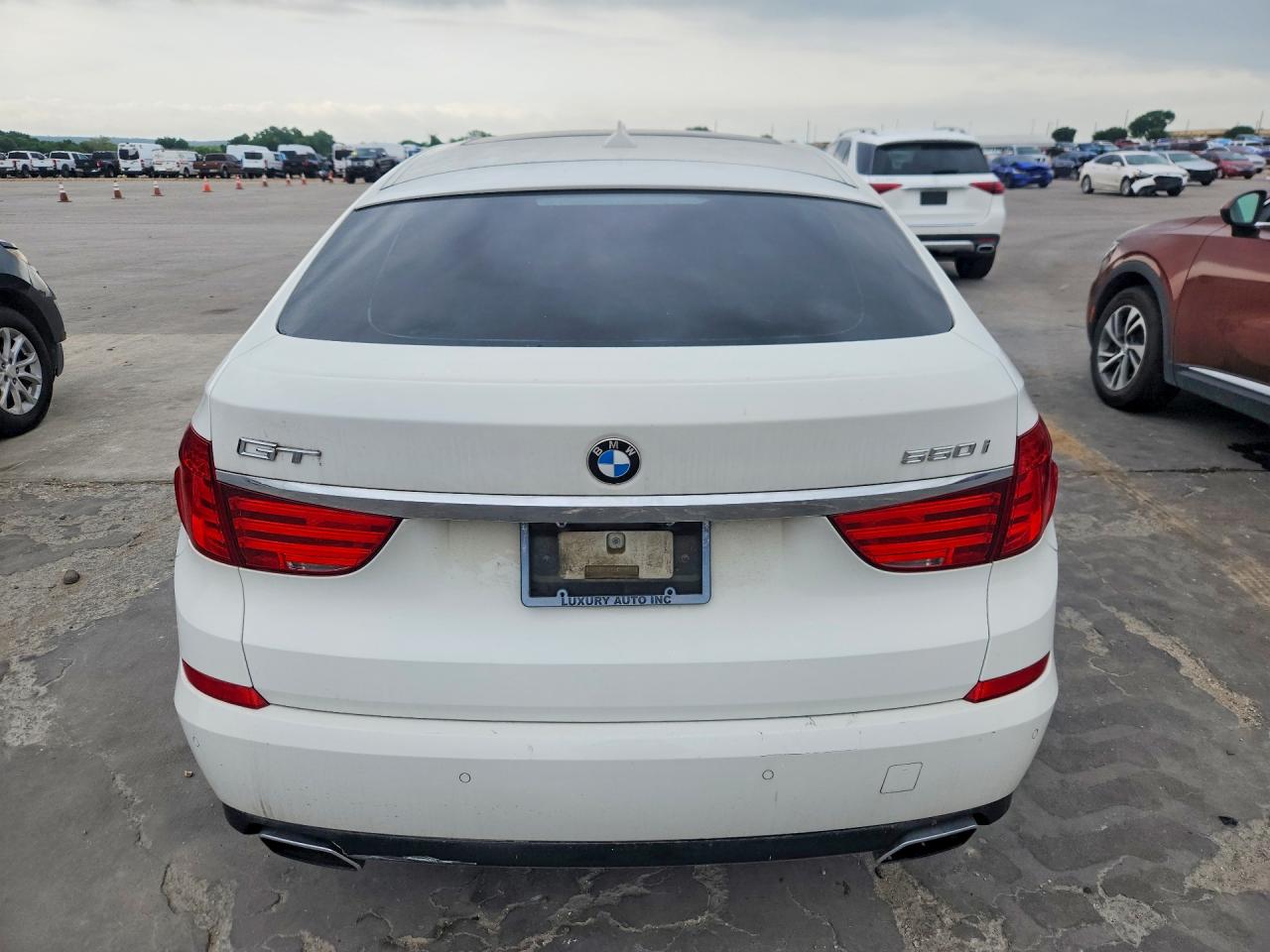 2010 Bmw 550 Gt White vin: WBASN4C55AC209109