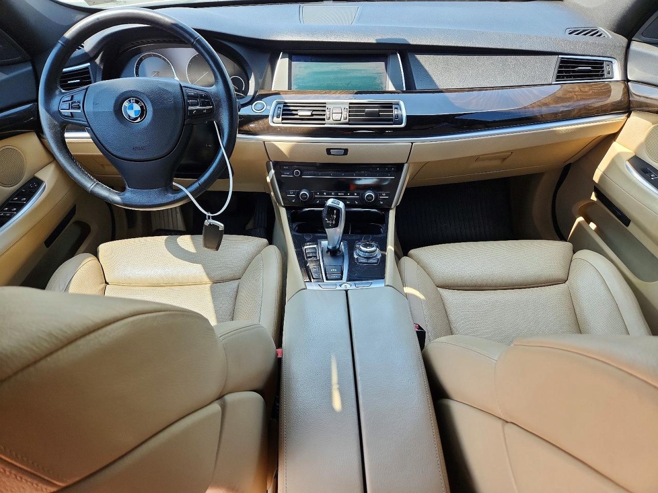 2012 Bmw 550 Xigt White vin: WBASP4C5XCC341991