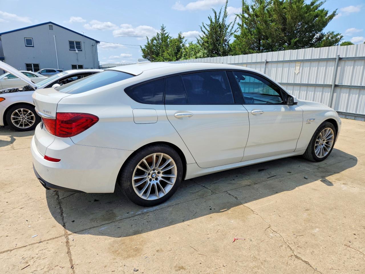 2012 Bmw 550 Xigt White vin: WBASP4C5XCC341991