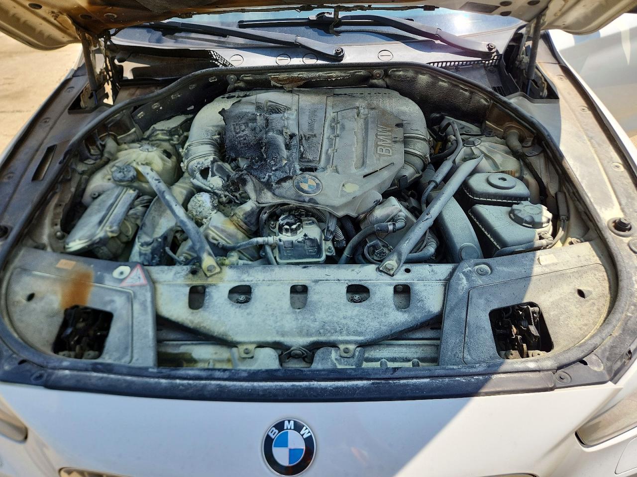 2012 Bmw 550 Xigt White vin: WBASP4C5XCC341991