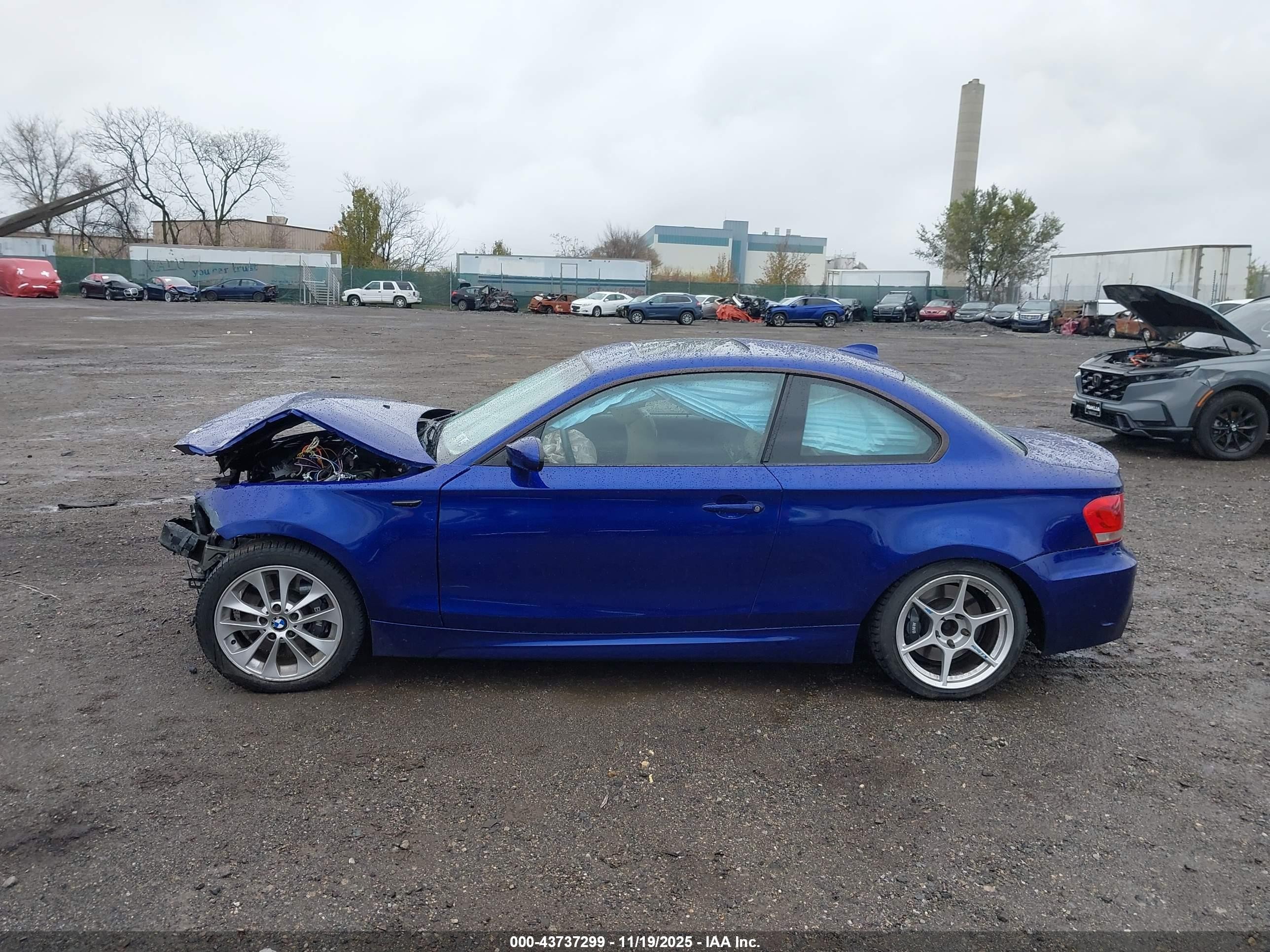 2009 Bmw 135i   Blue vin: WBAUC73509VF23981