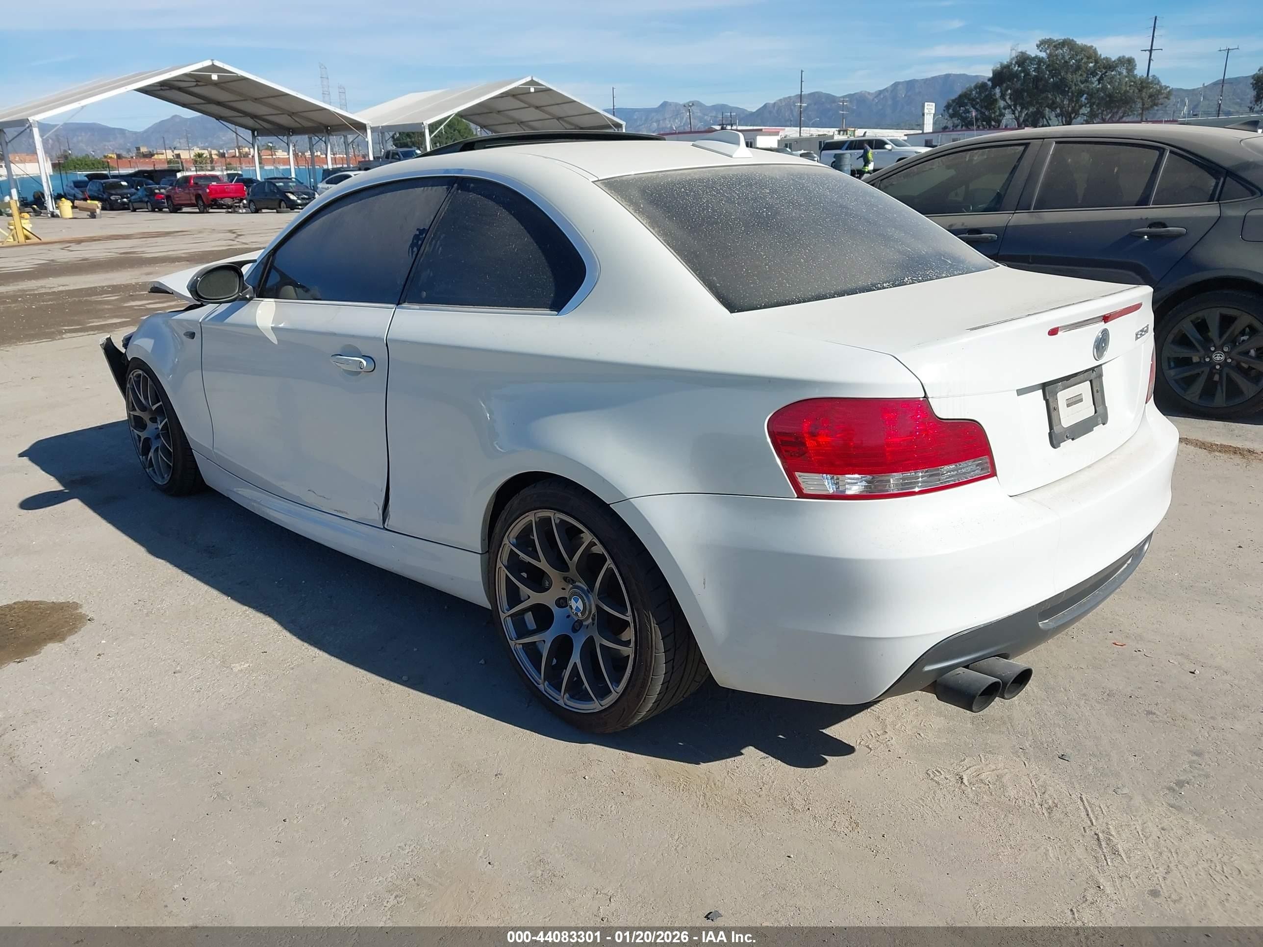 2009 Bmw 135i   White vin: WBAUC735X9VK95694