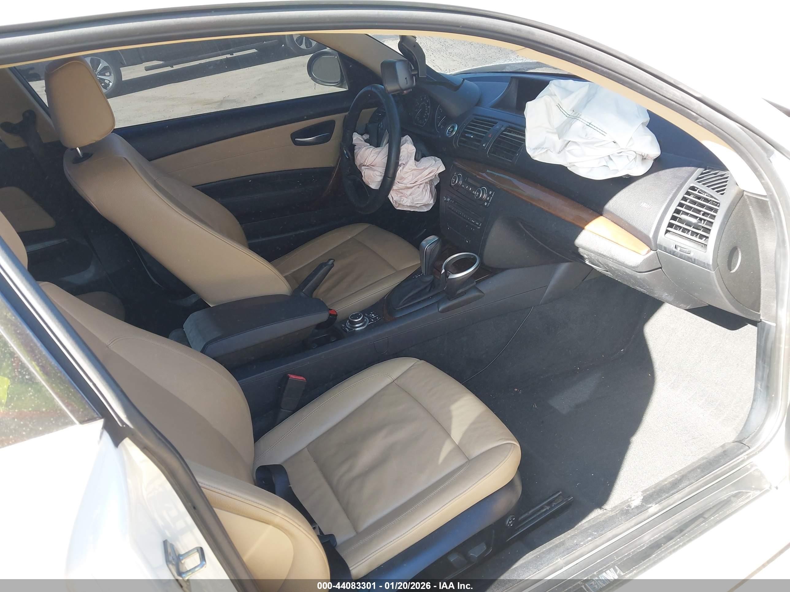 2009 Bmw 135i   White vin: WBAUC735X9VK95694