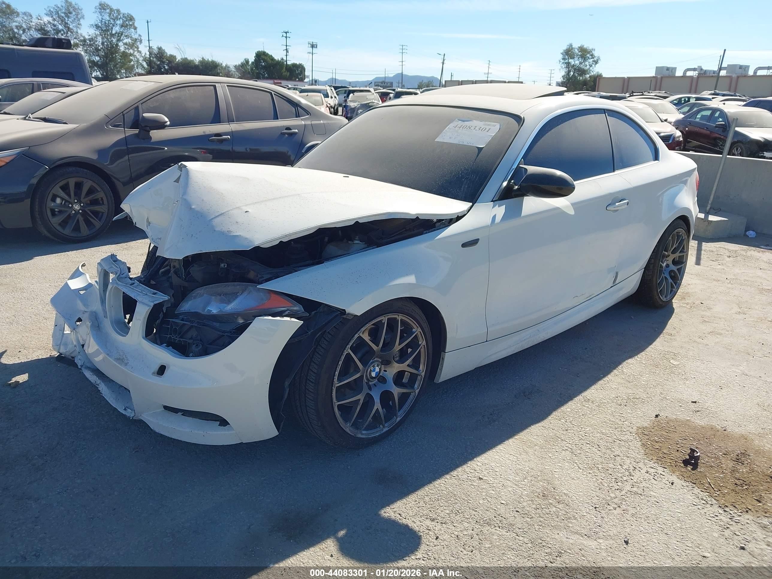 2009 Bmw 135i   White vin: WBAUC735X9VK95694