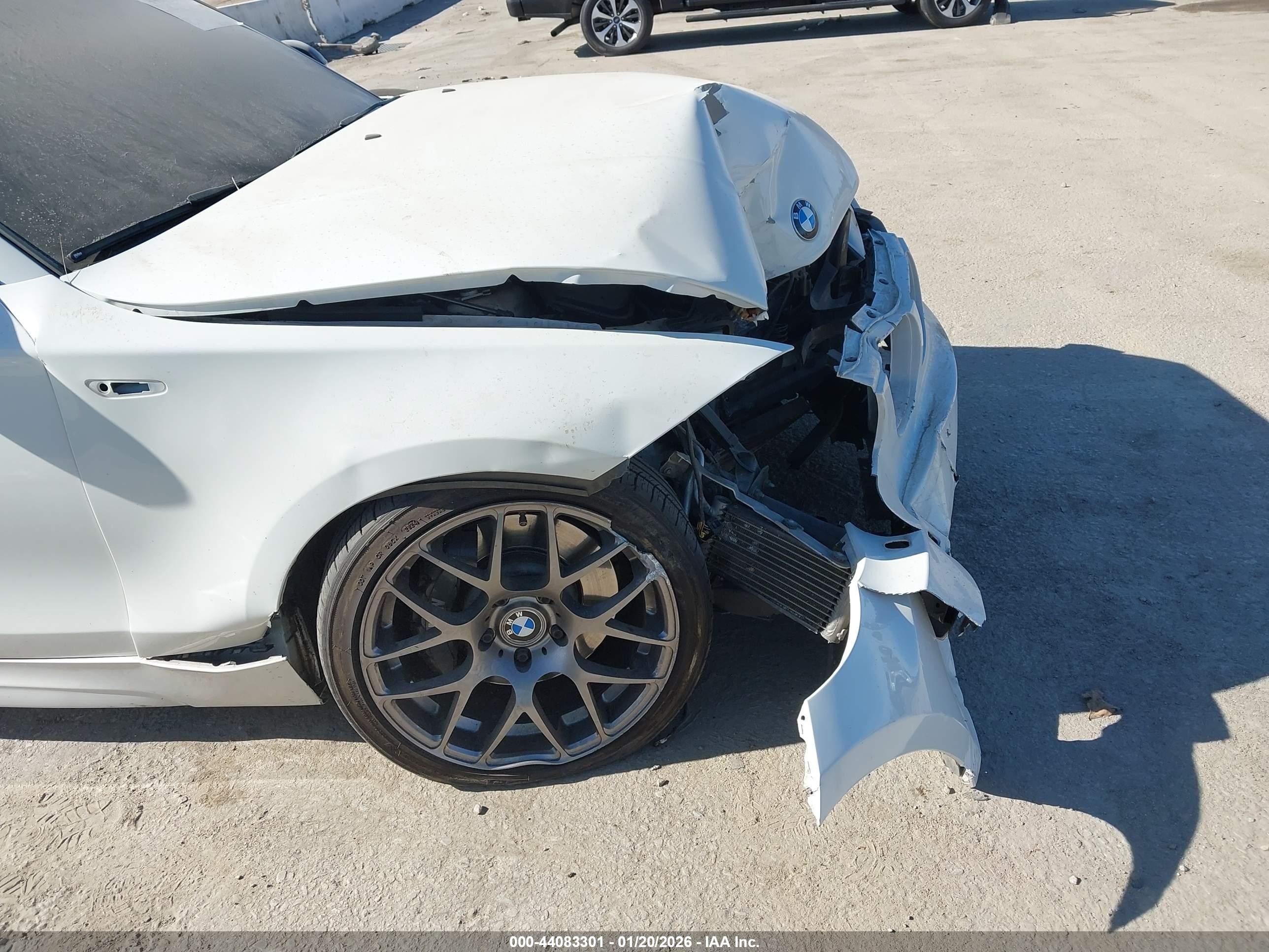 2009 Bmw 135i   White vin: WBAUC735X9VK95694