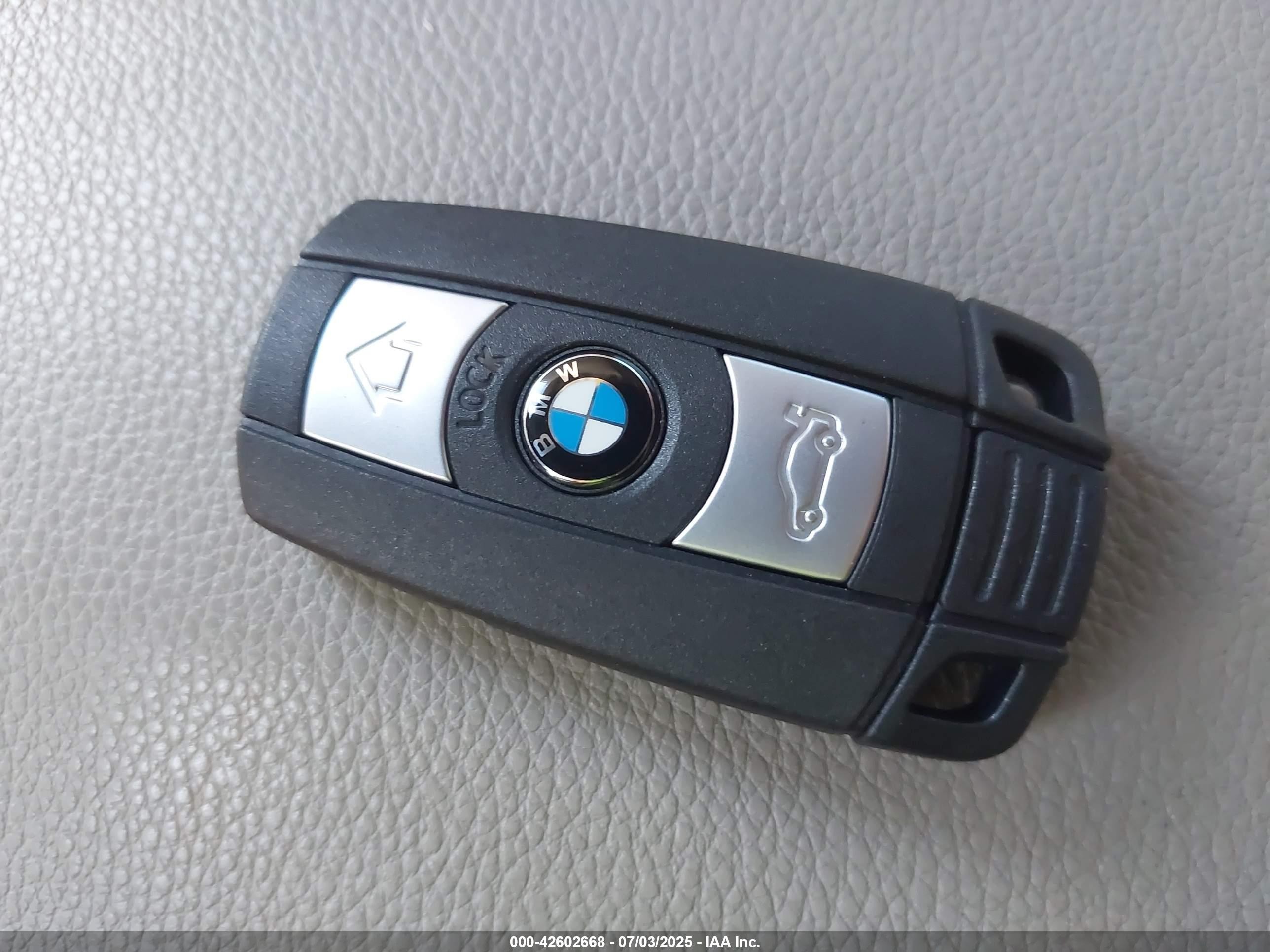 2010 Bmw 135i   Серый vin: WBAUC7C52AVK81082