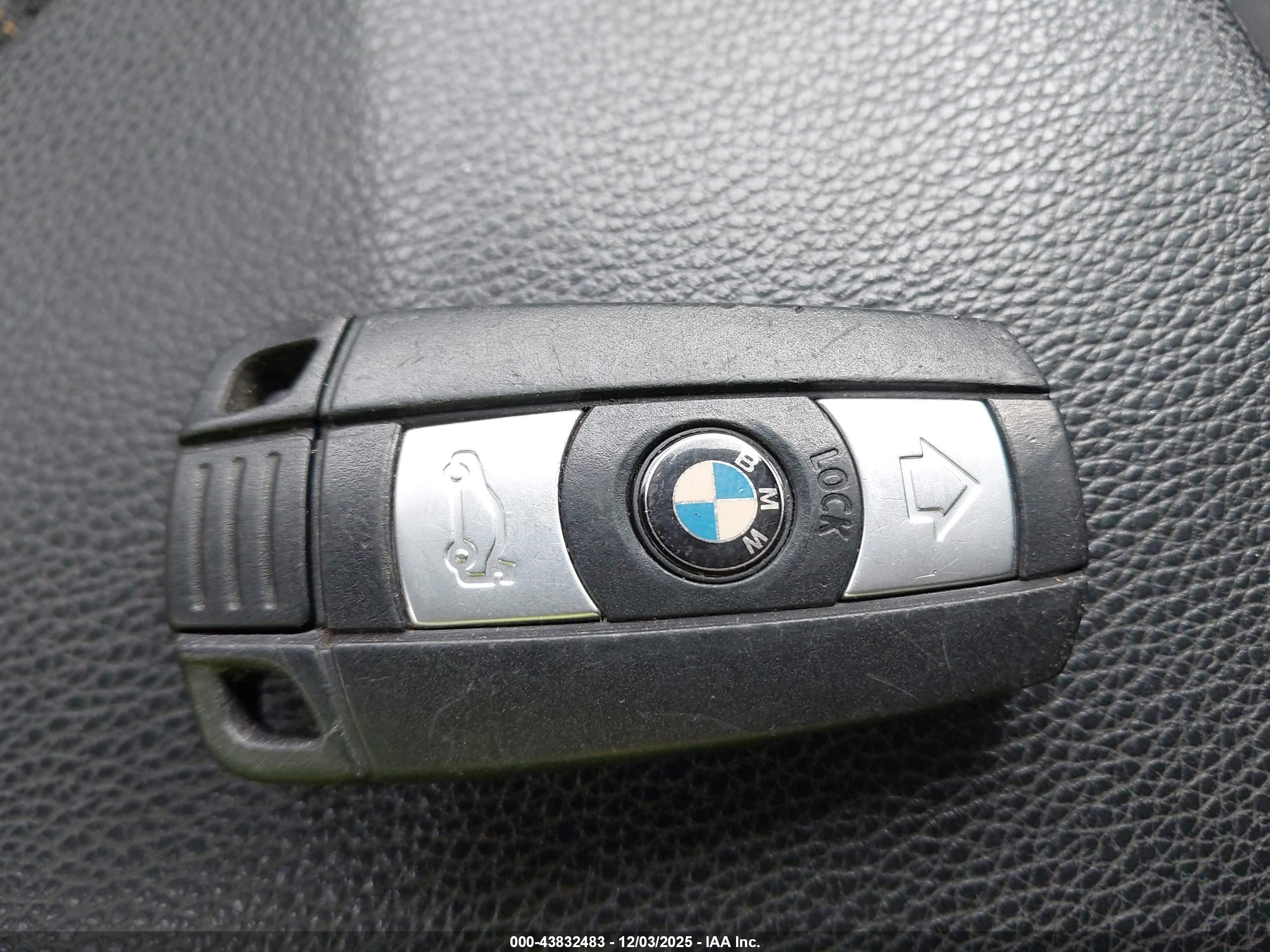 2010 Bmw 135i   Red vin: WBAUC7C58AVK95892