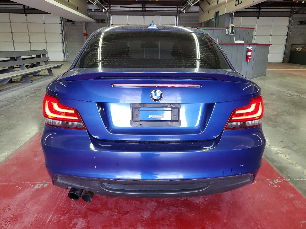 2010 Bmw 135 I Синий vin: WBAUC7C58AVK96573