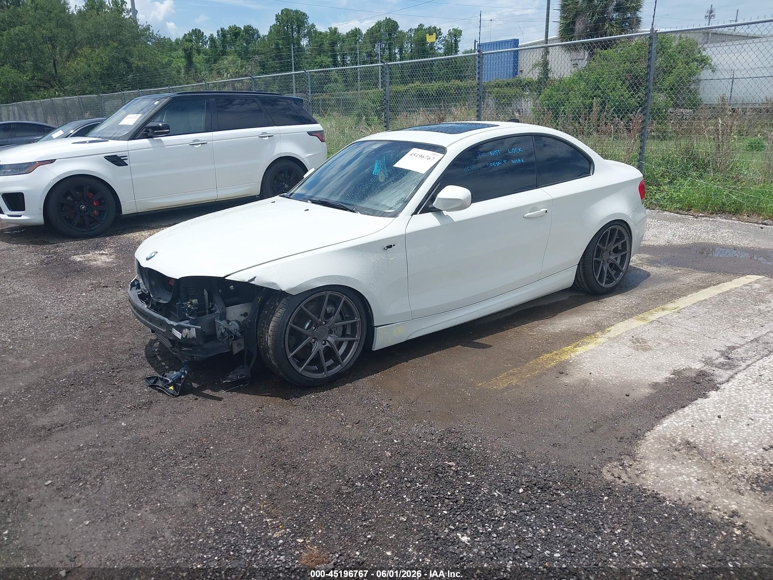 2011 Bmw 135i   White vin: WBAUC9C50BVM09655