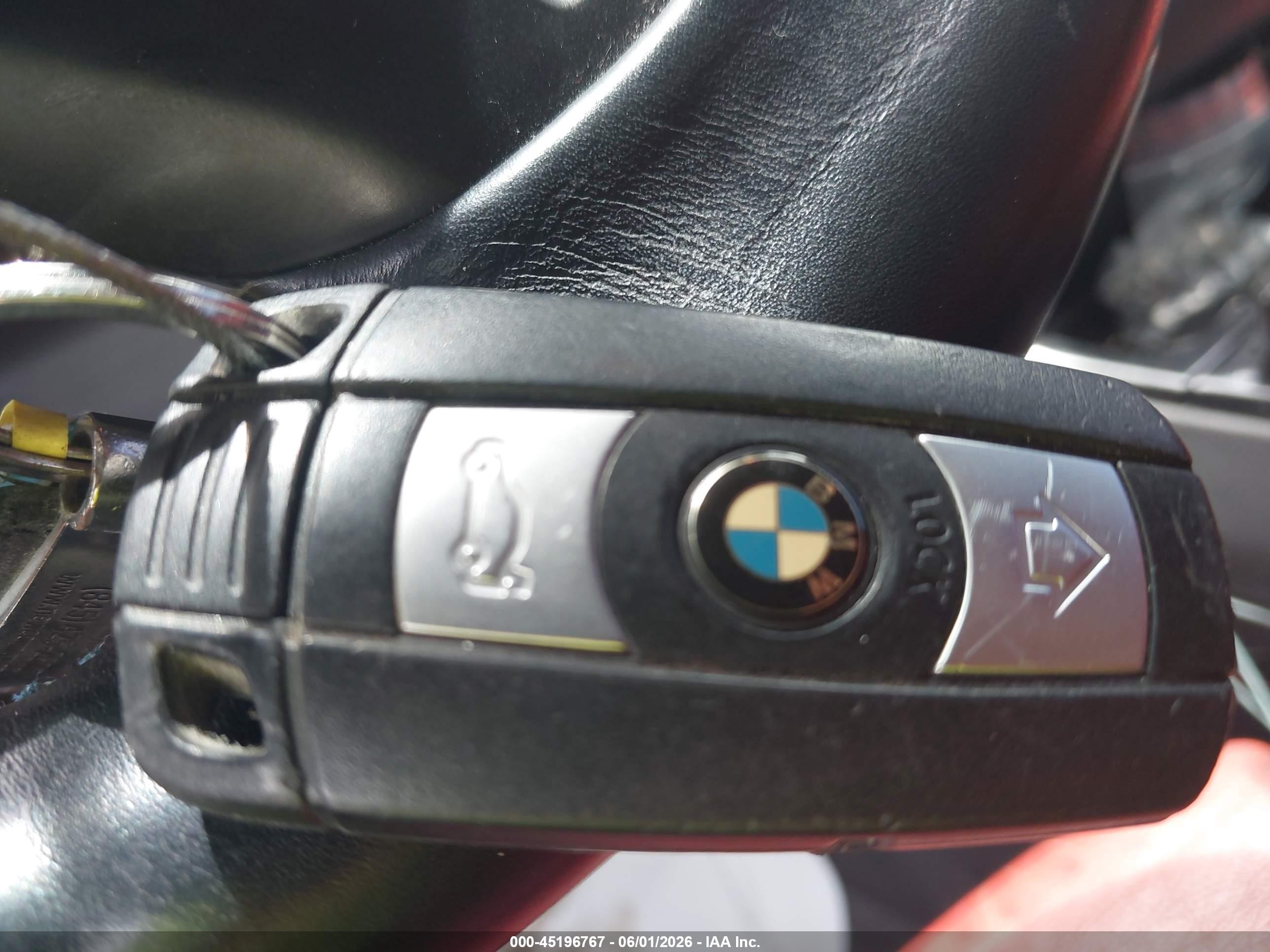 2011 Bmw 135i   White vin: WBAUC9C50BVM09655