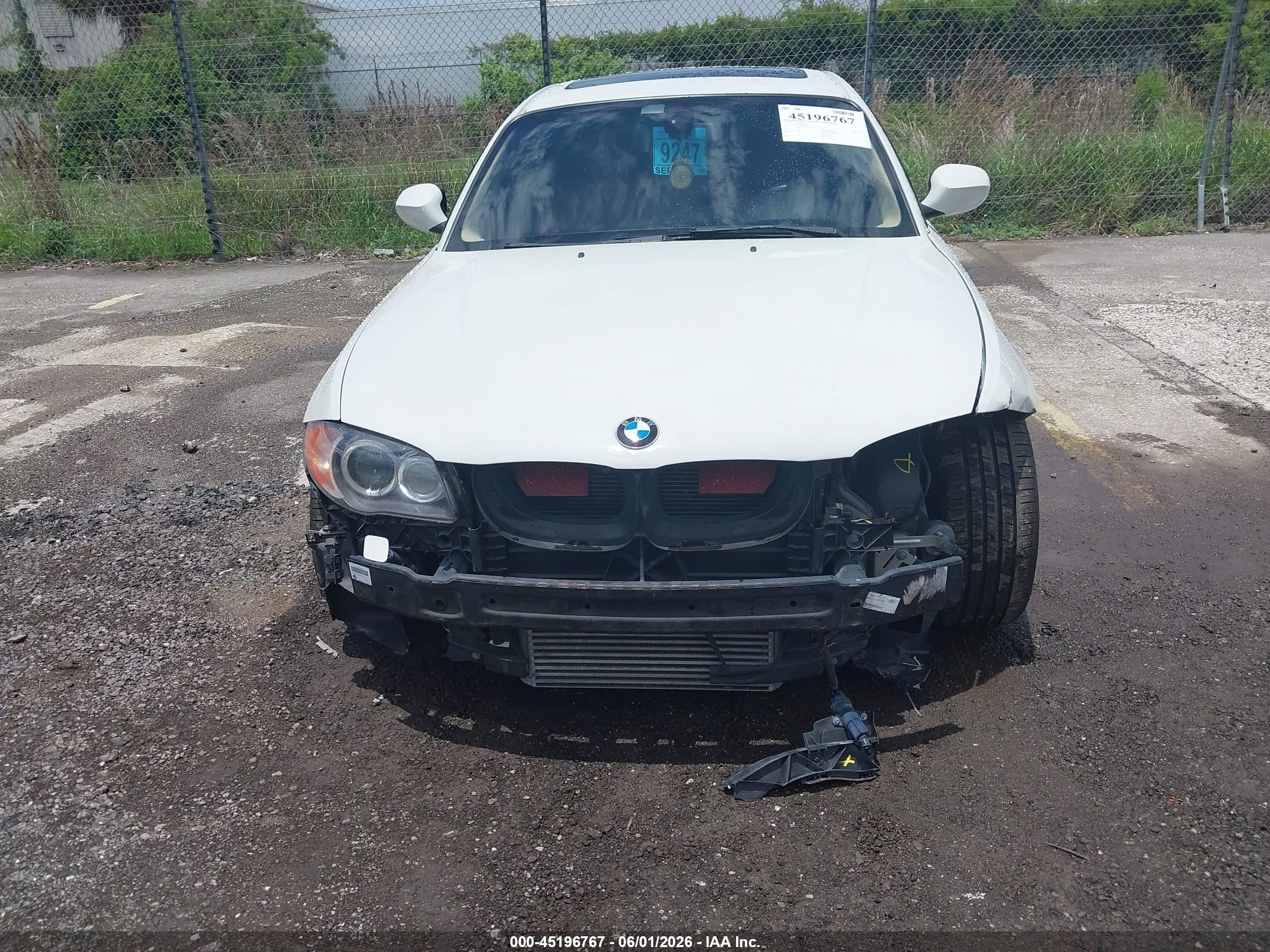 2011 Bmw 135i   White vin: WBAUC9C50BVM09655