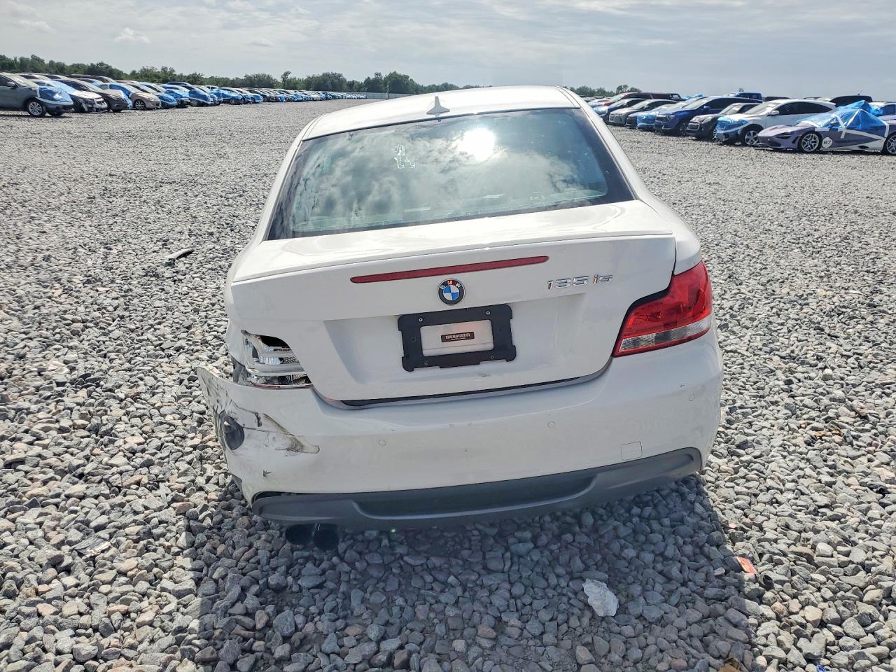 2013 Bmw 135 I White vin: WBAUC9C50DVY60006