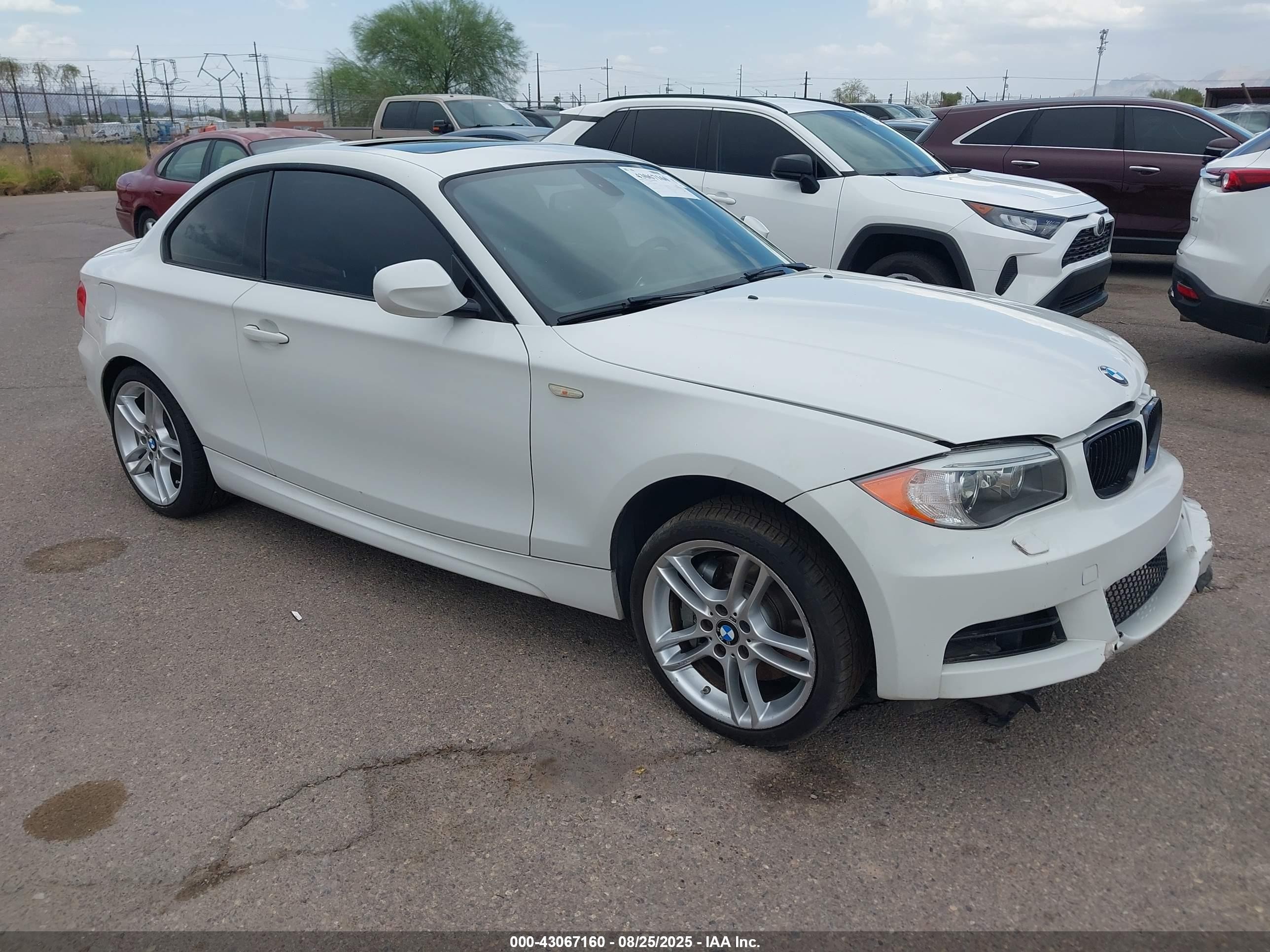 2012 Bmw 135i   White vin: WBAUC9C51CVM12968