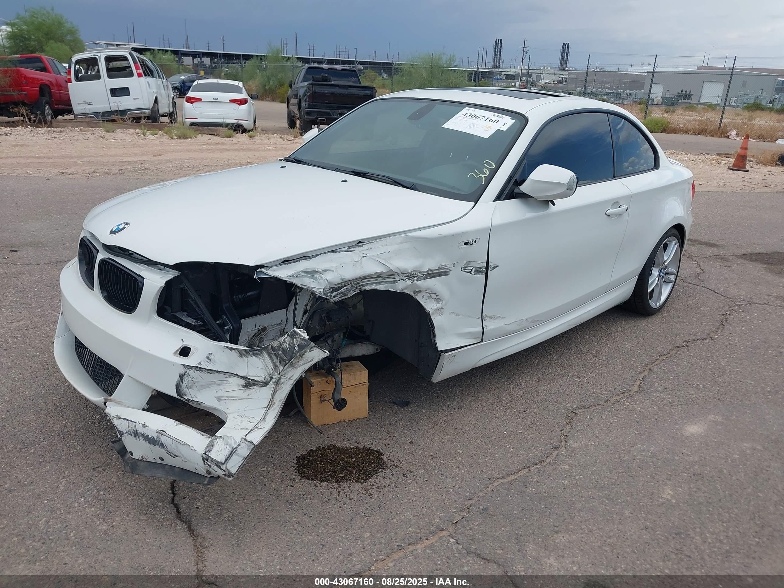 2012 Bmw 135i   White vin: WBAUC9C51CVM12968