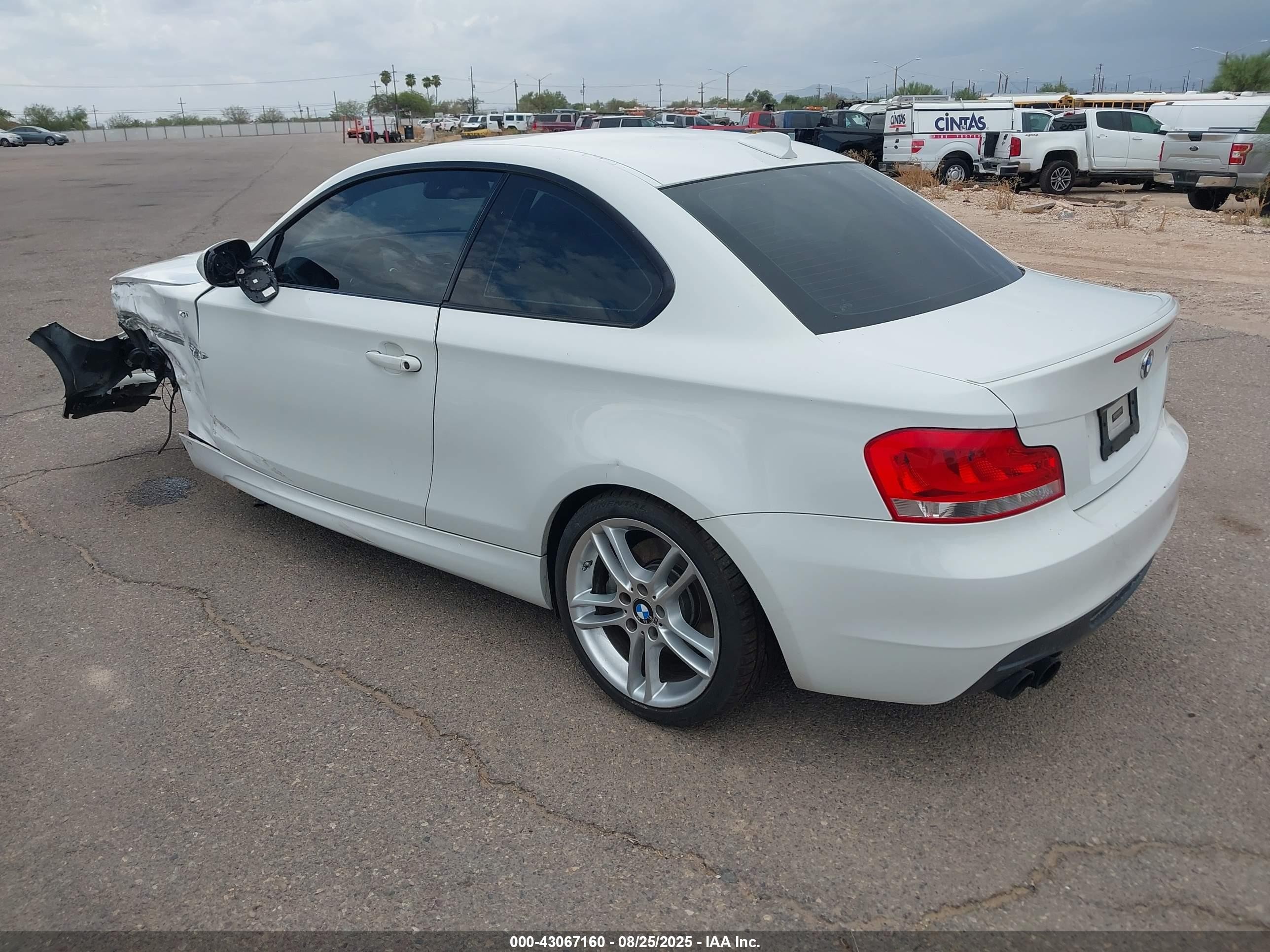 2012 Bmw 135i   White vin: WBAUC9C51CVM12968