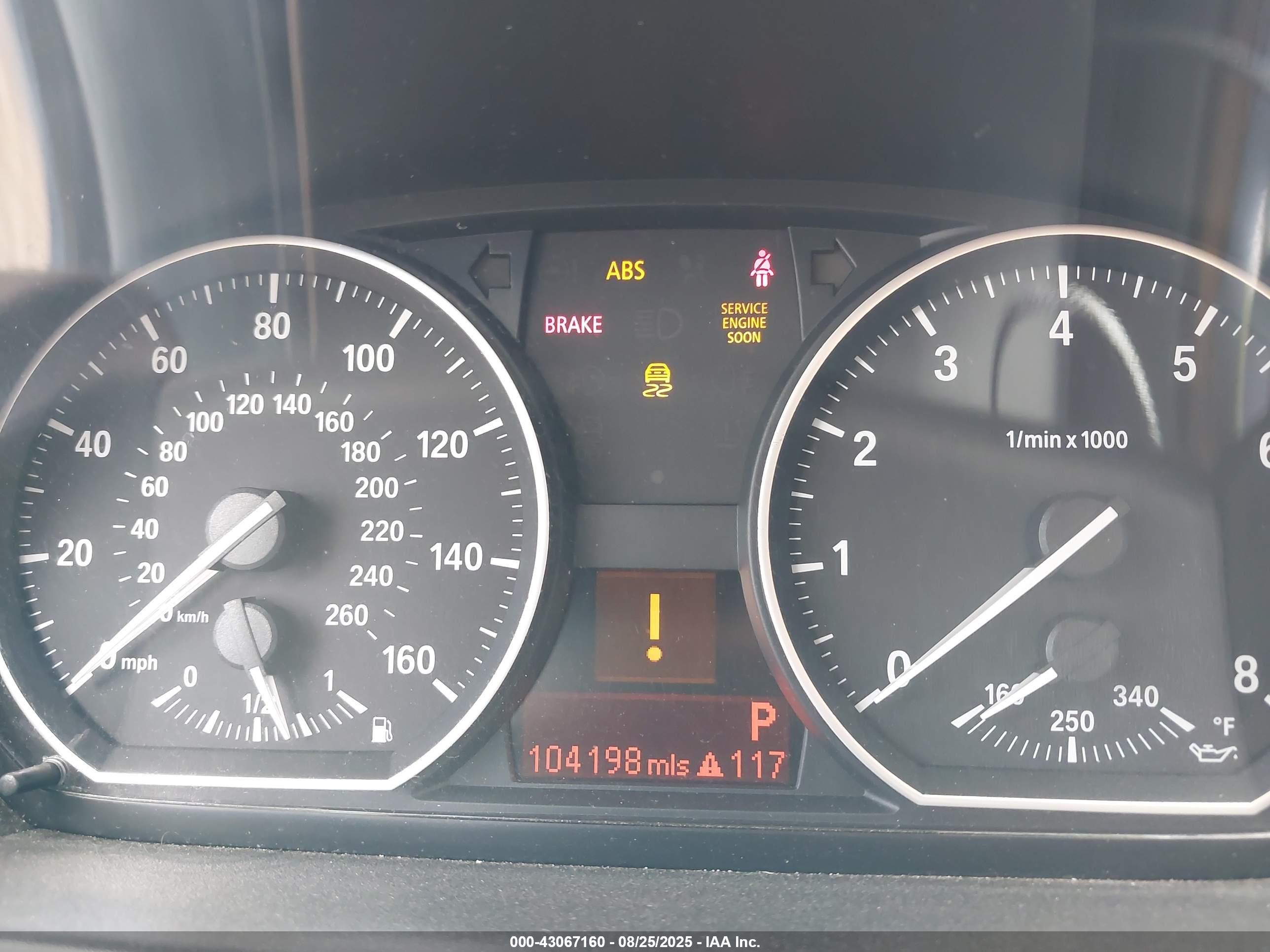 2012 Bmw 135i   White vin: WBAUC9C51CVM12968