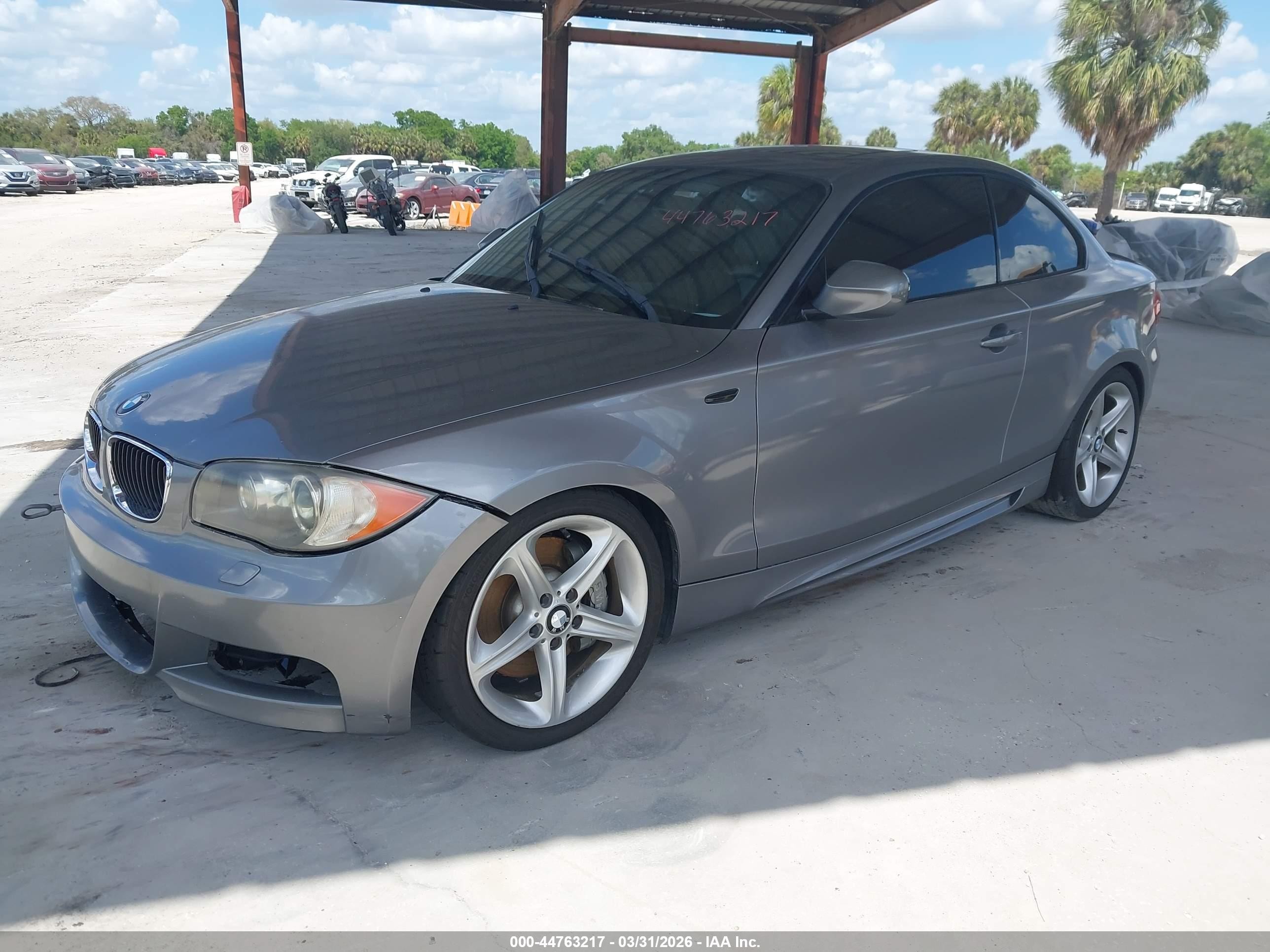 2011 Bmw 135i   Gray vin: WBAUC9C52BVM10824