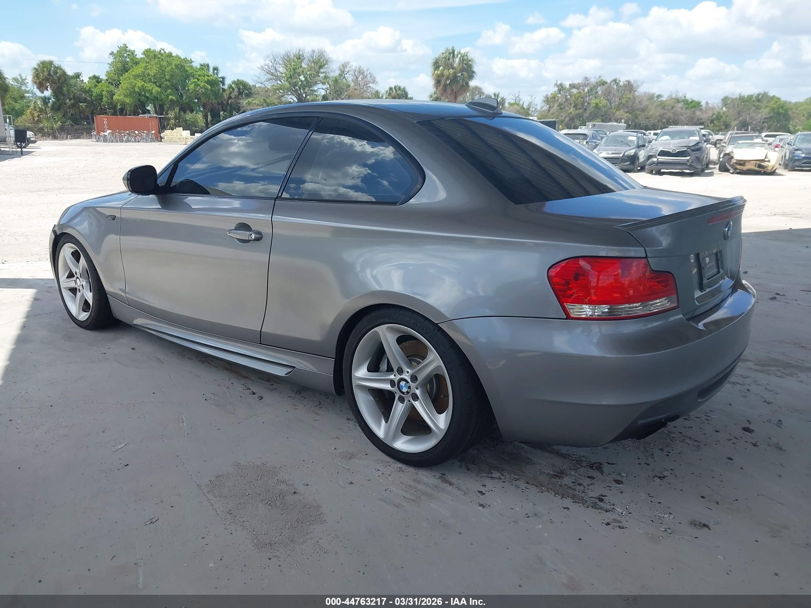 2011 Bmw 135i   Gray vin: WBAUC9C52BVM10824