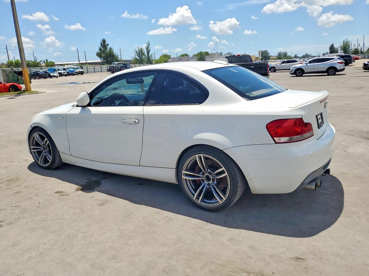 2011 Bmw 135 I White vin: WBAUC9C55BVM09120