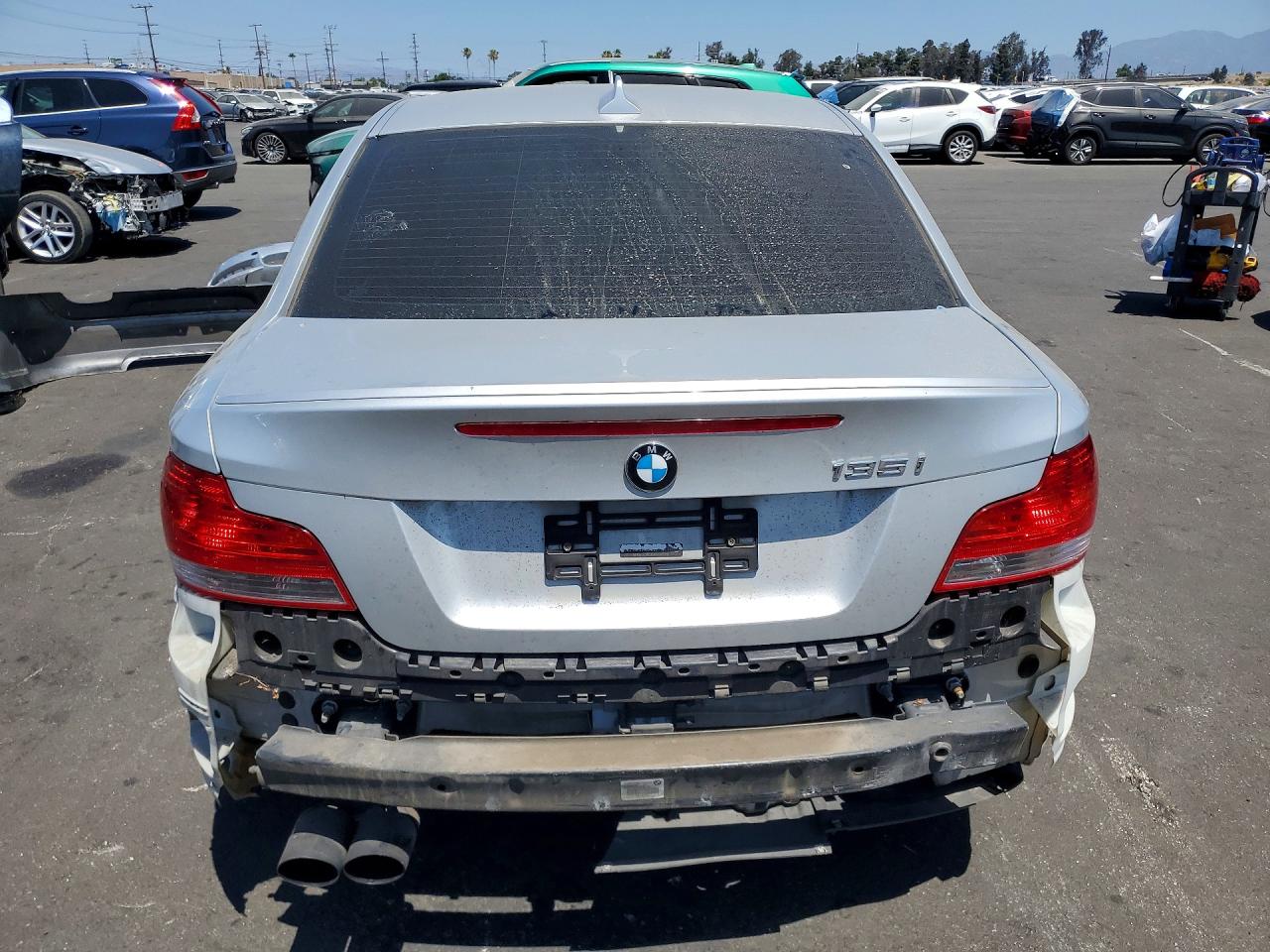 2011 Bmw 135 I Silver vin: WBAUC9C55BVM10526