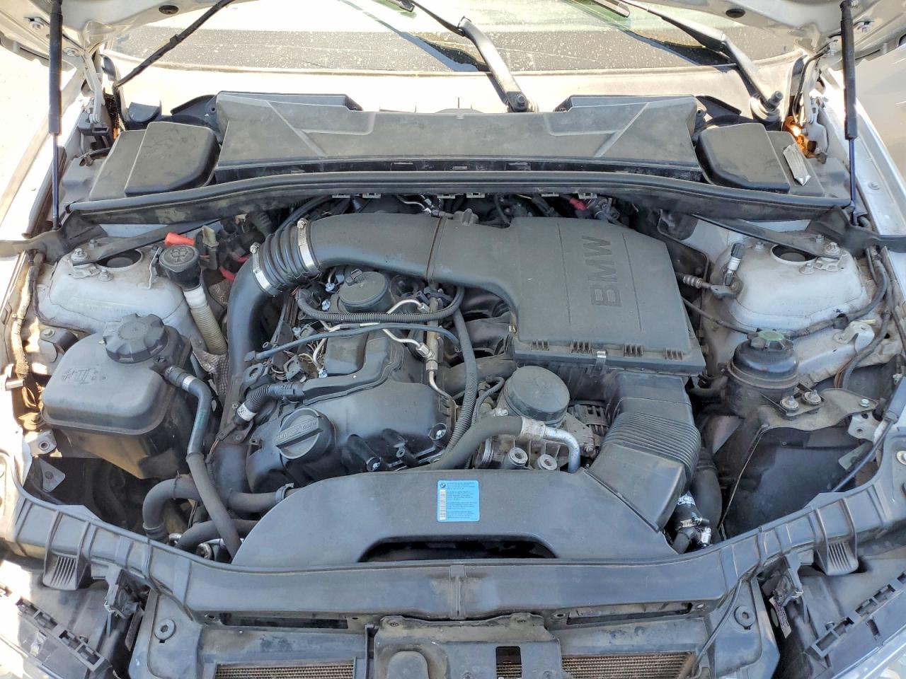 2011 Bmw 135 I Silver vin: WBAUC9C55BVM10526