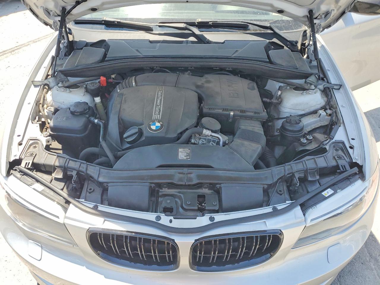 2013 Bmw 135 I Серебряный vin: WBAUC9C55DVY60258