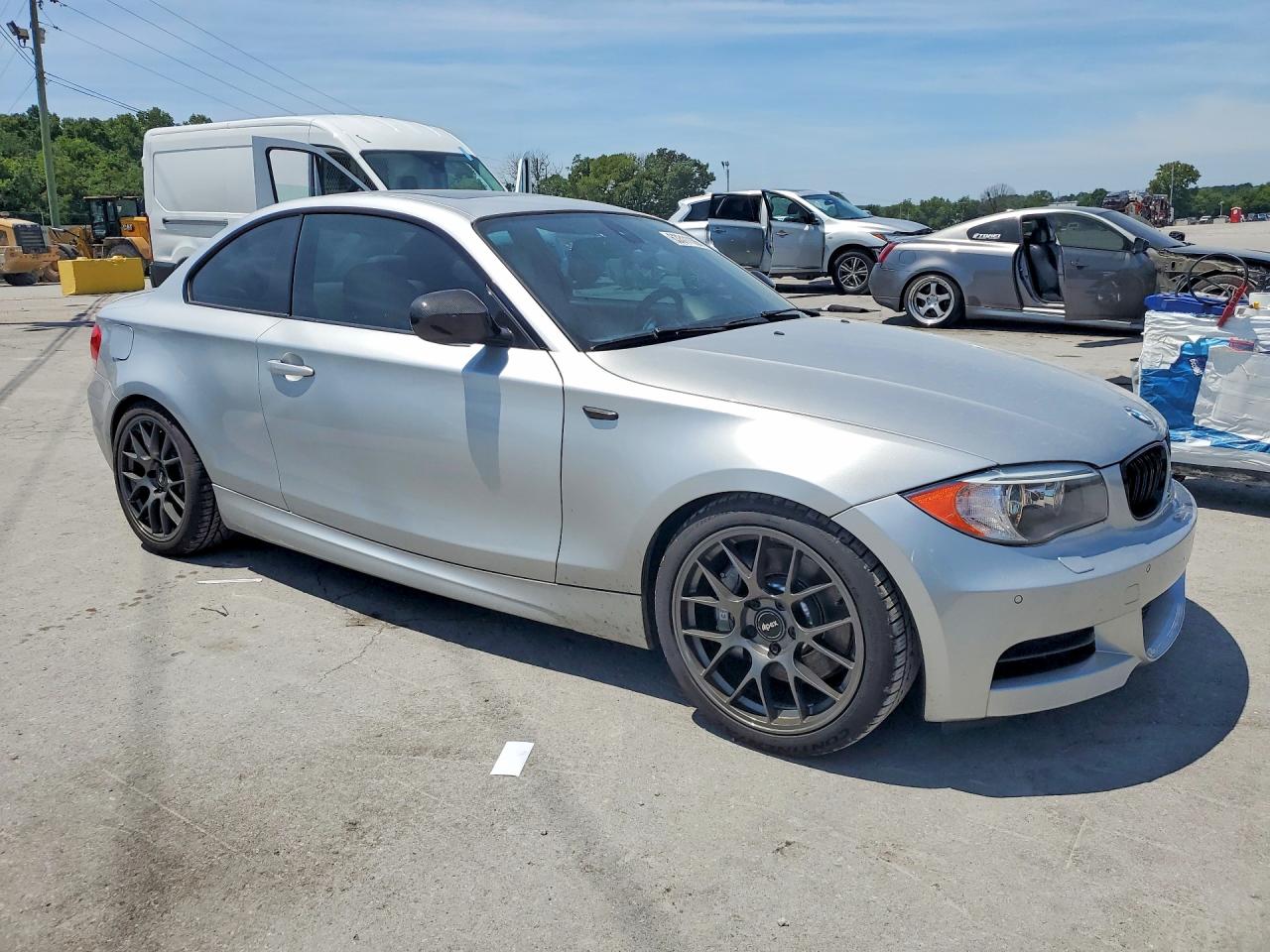 2013 Bmw 135 I Серебряный vin: WBAUC9C55DVY60258