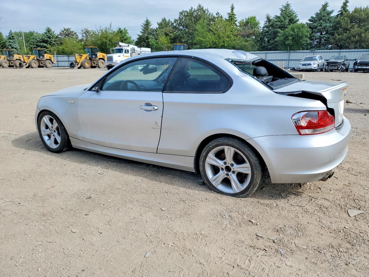 2011 Bmw 135 I Silver vin: WBAUC9C56BVM10082